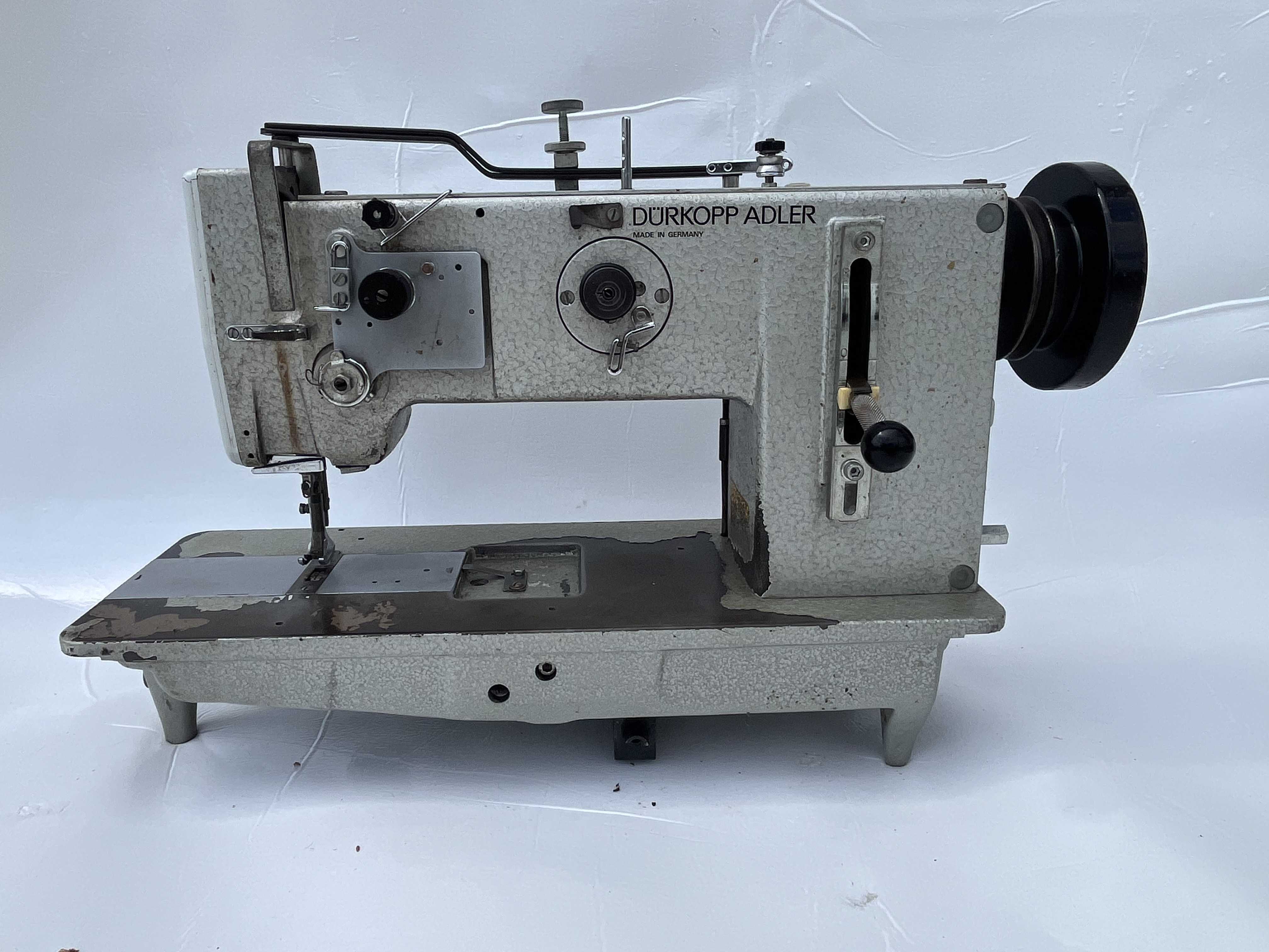 Macchine per cucire in vendita