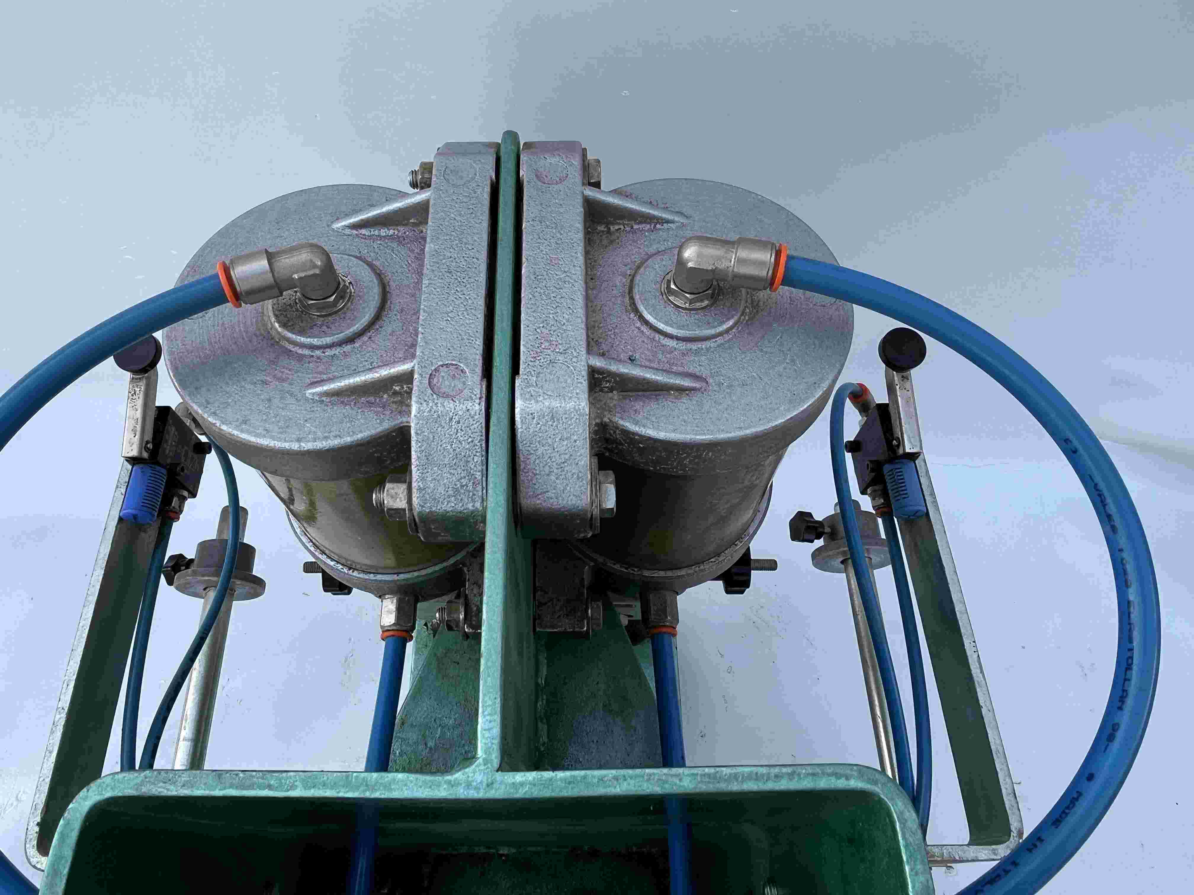Occhiellatrice pneumatica a 2 teste in vendita - foto 7