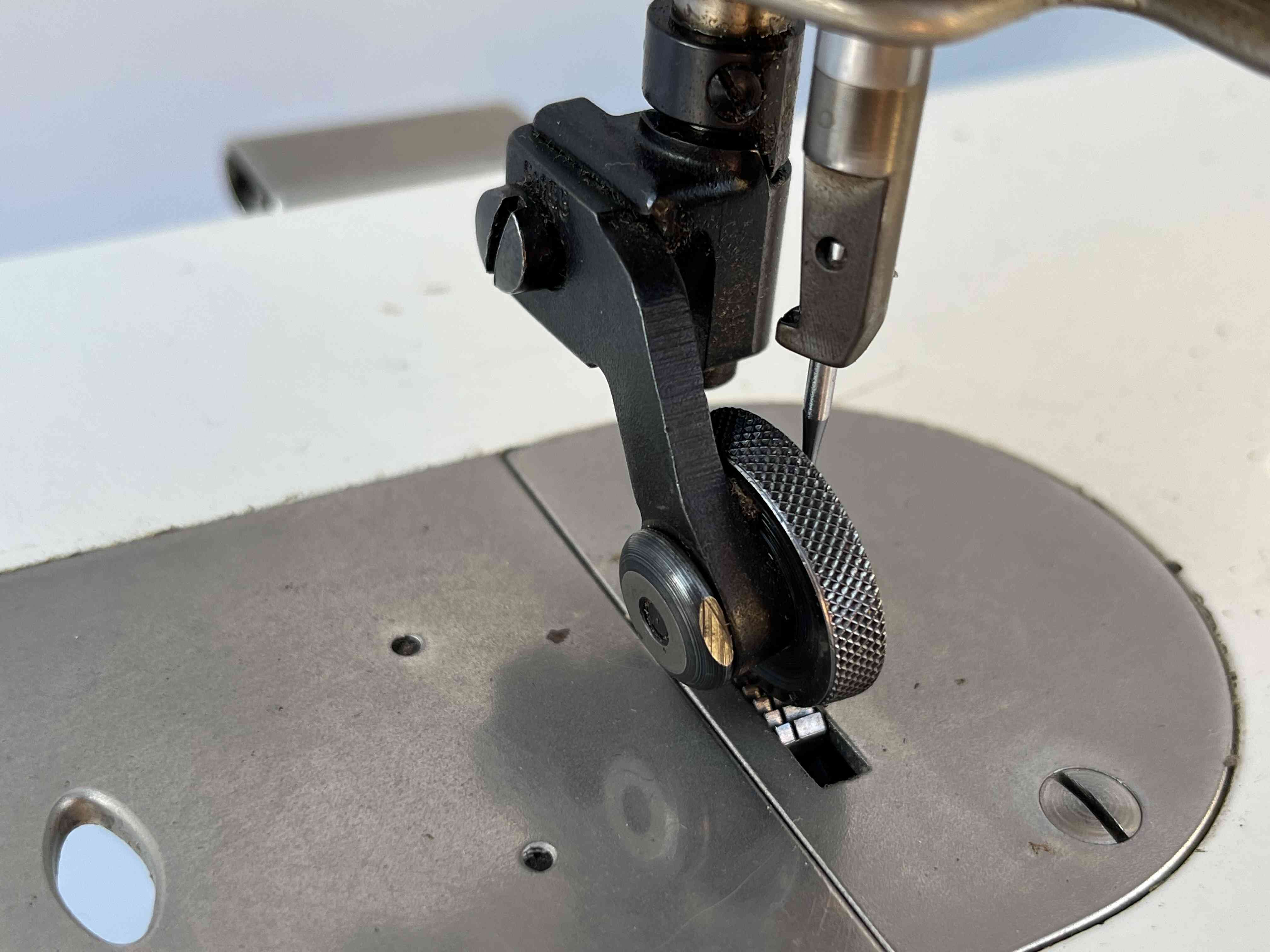 PFAFF 953 Macchina cucire lineare rasafilo in vendita - foto 5