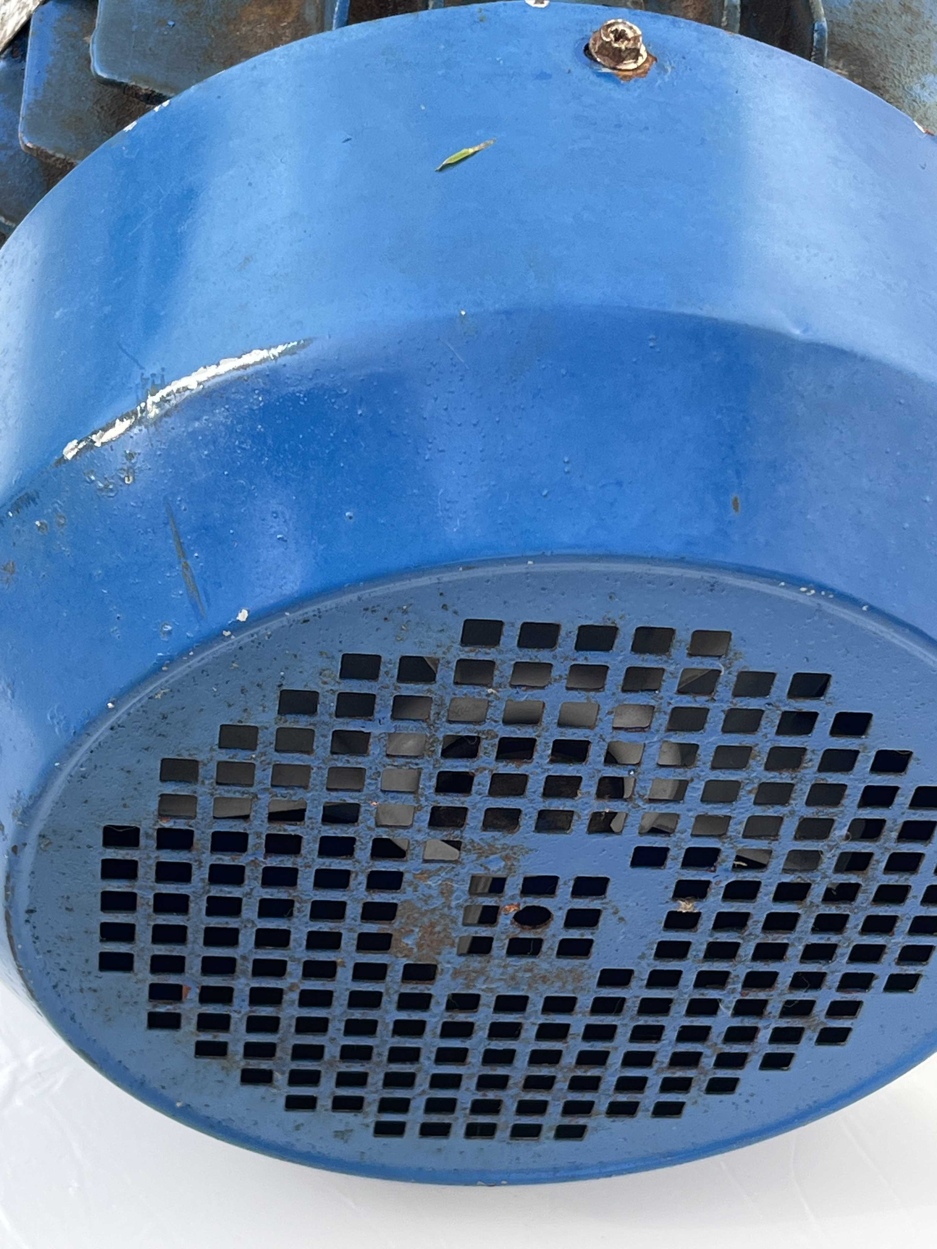 Motore trifase industriale da 5,5 kW IP55 in vendita - foto 3