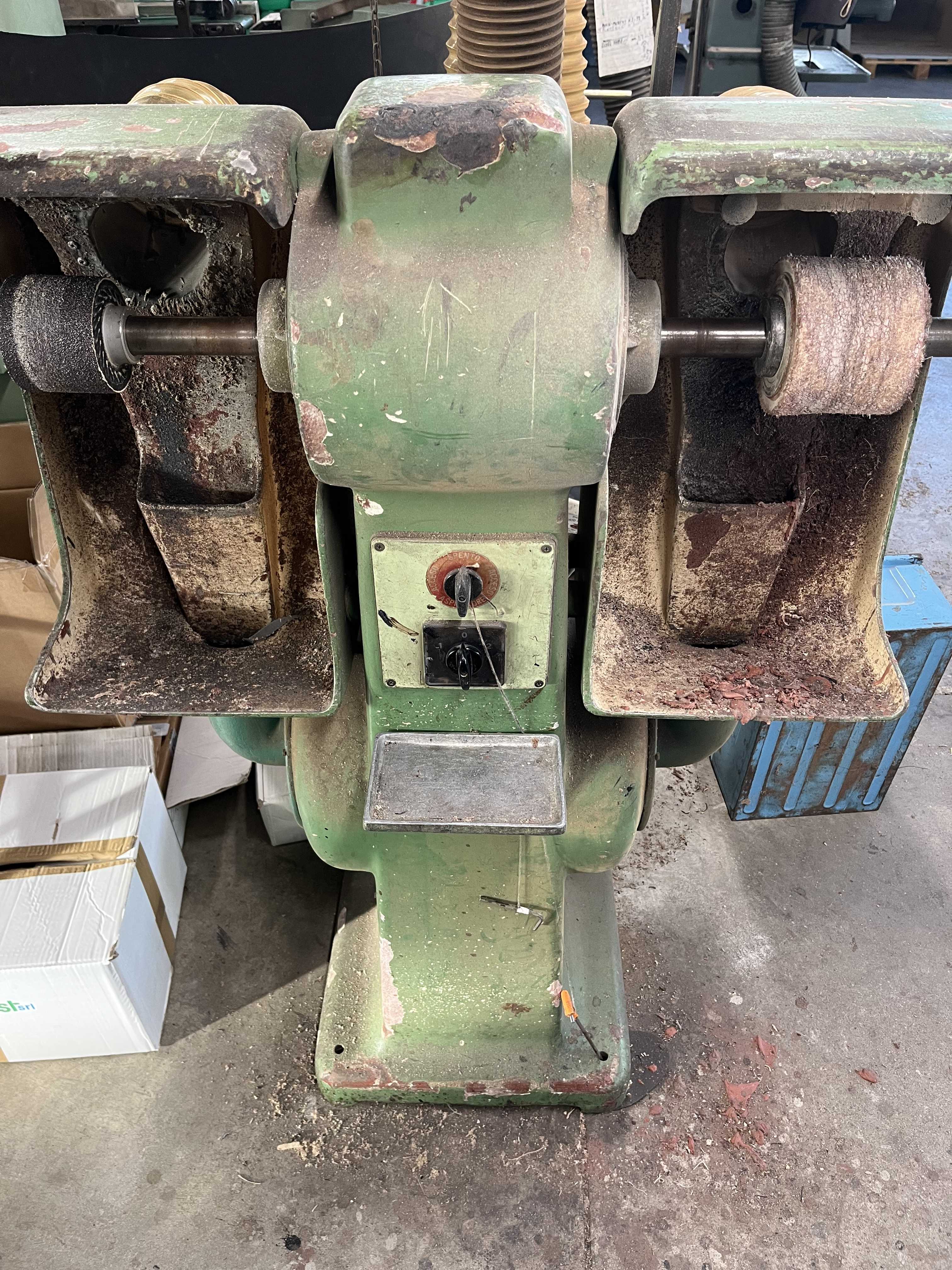 Lavorazione pelli e cuoio in vendita