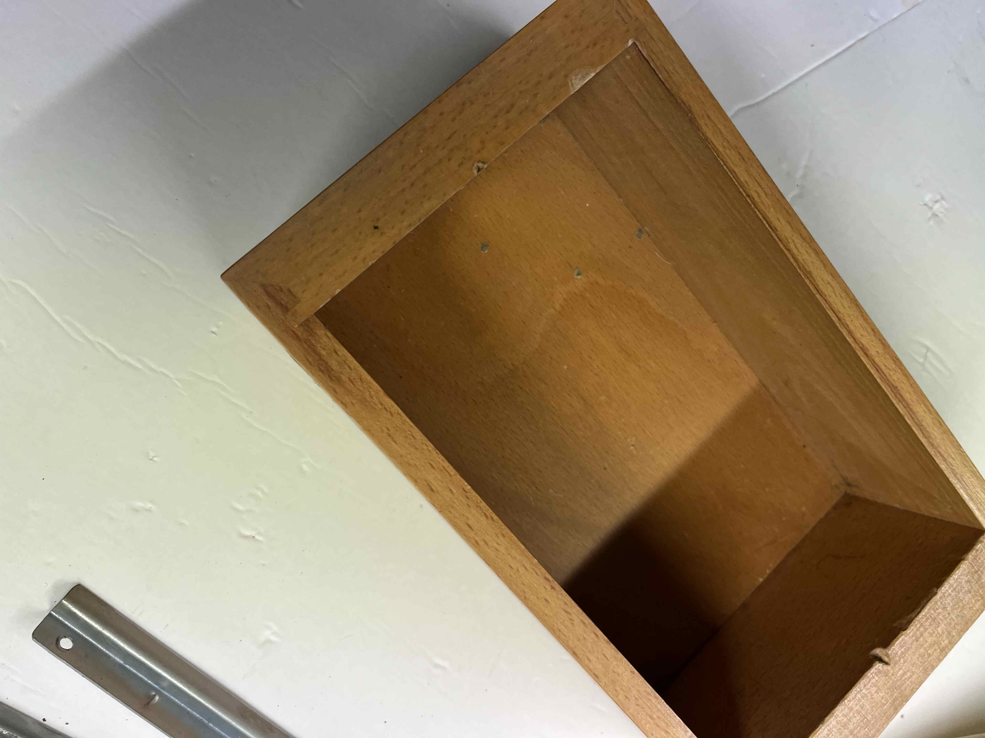 Cassetto in legno e guide per macchina da cucire  in vendita - foto 9