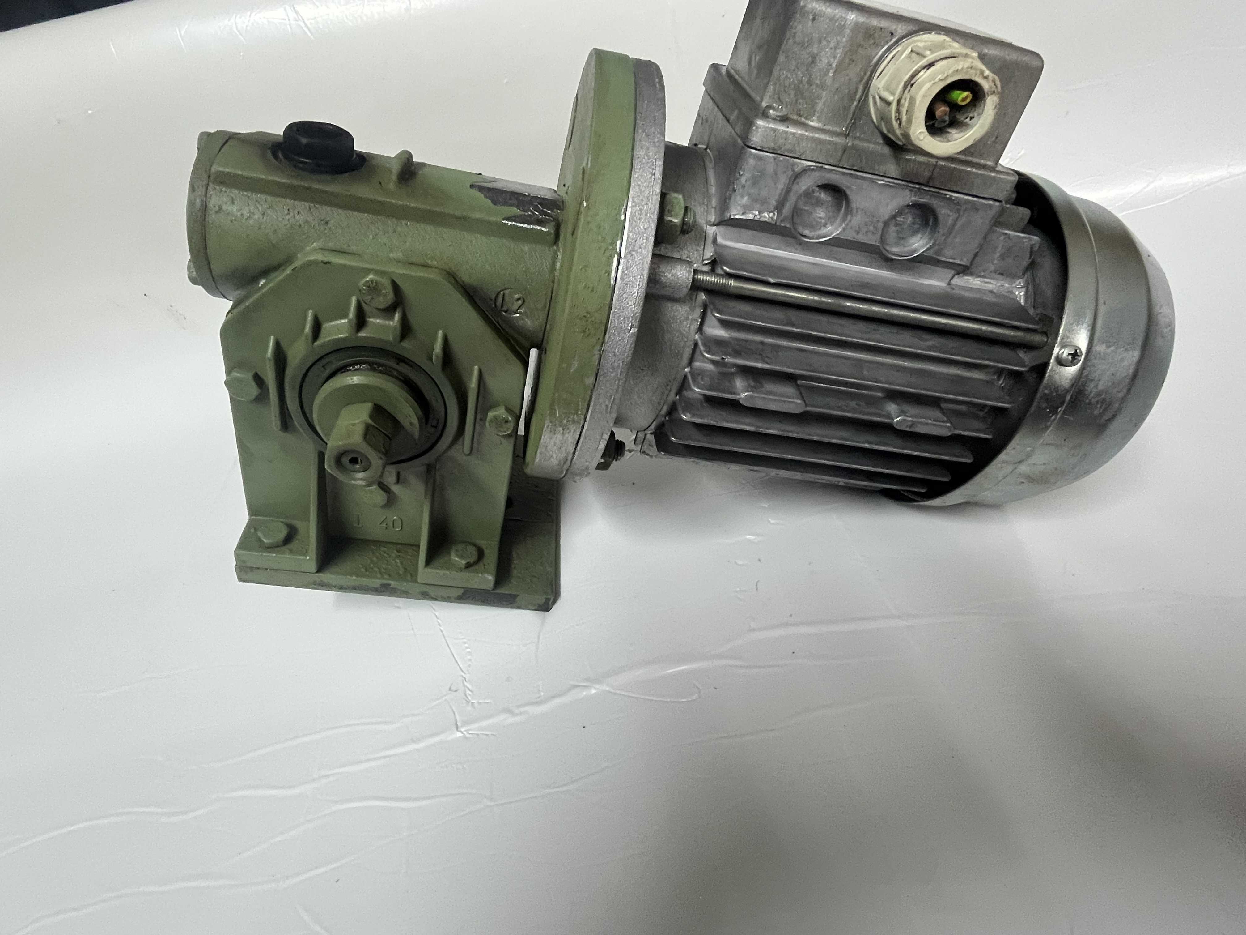 Motoriduttore HP 0,25 – 20:1 1400 giri in vendita - foto 1