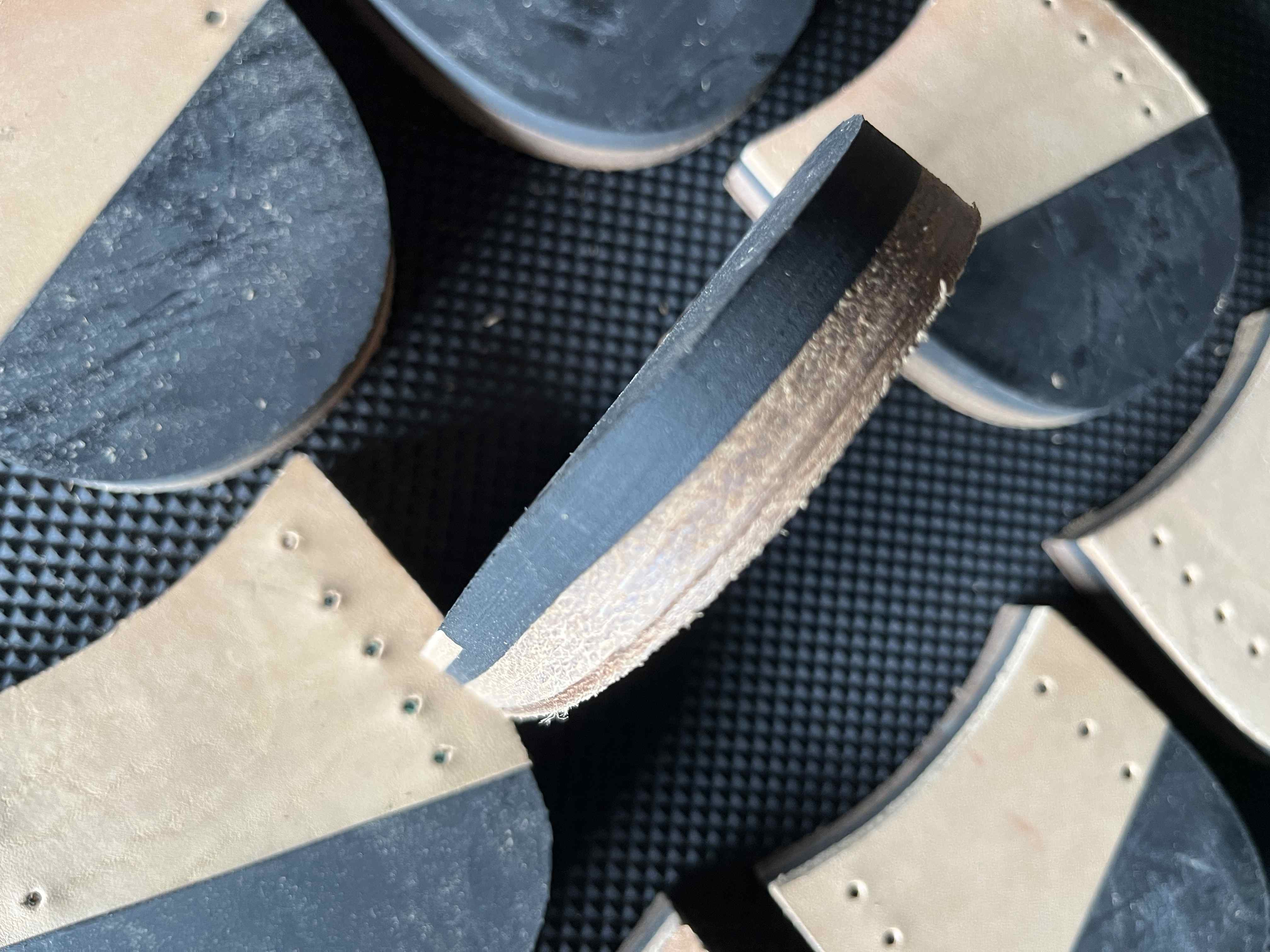 240 Tacchi in cuoio per scarpe uomo dal 39 al 43 in vendita - foto 1