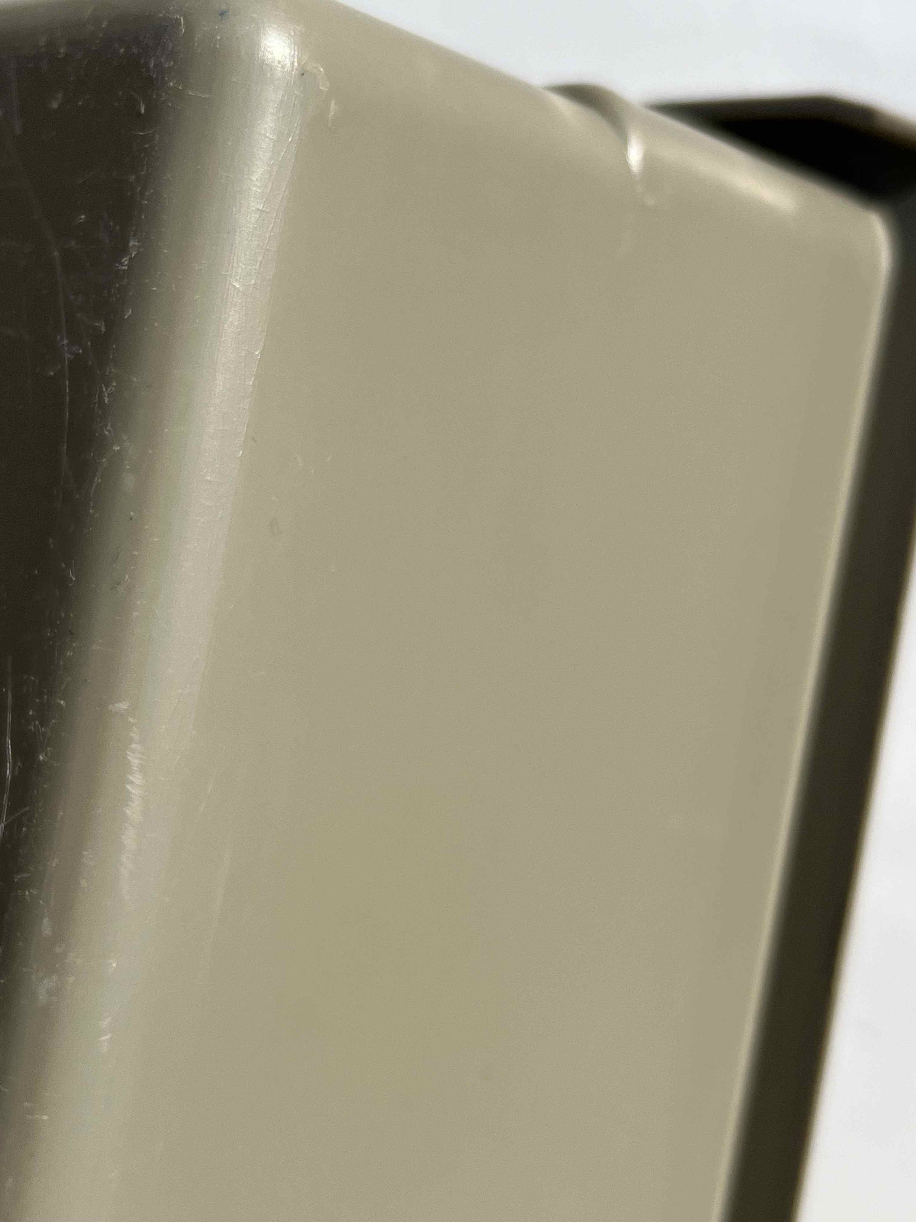 Cassetto plastica per macchina da cucire industriale in vendita - foto 2