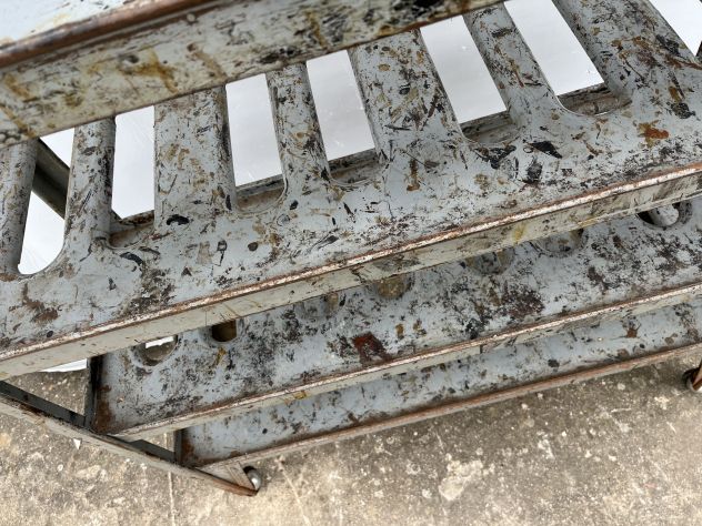 Carrello con incavi per lavorazione calzature in vendita - foto 3