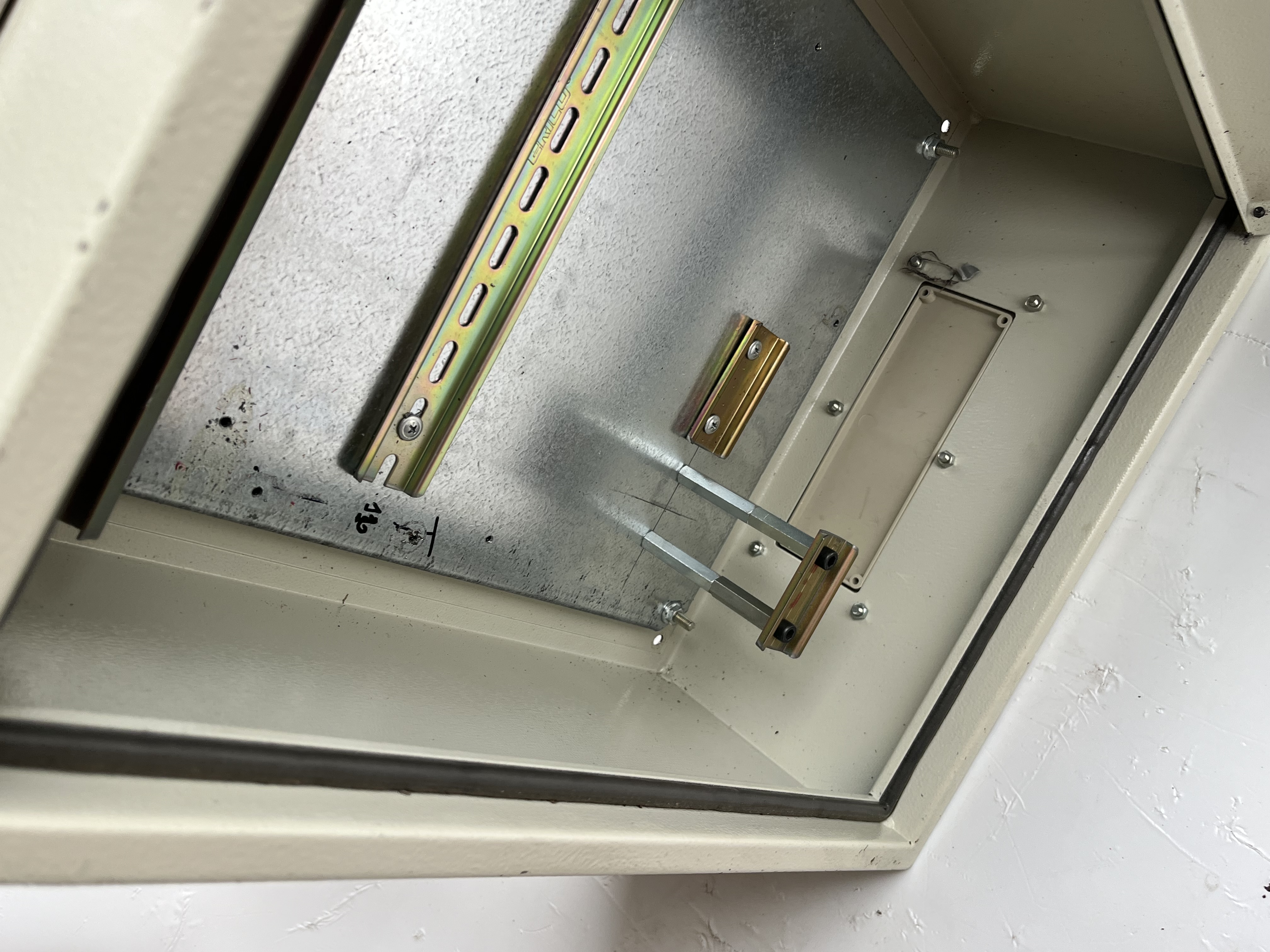 Cassetta in metallo per Quadri Elettrici 47x37x18 in vendita - foto 6