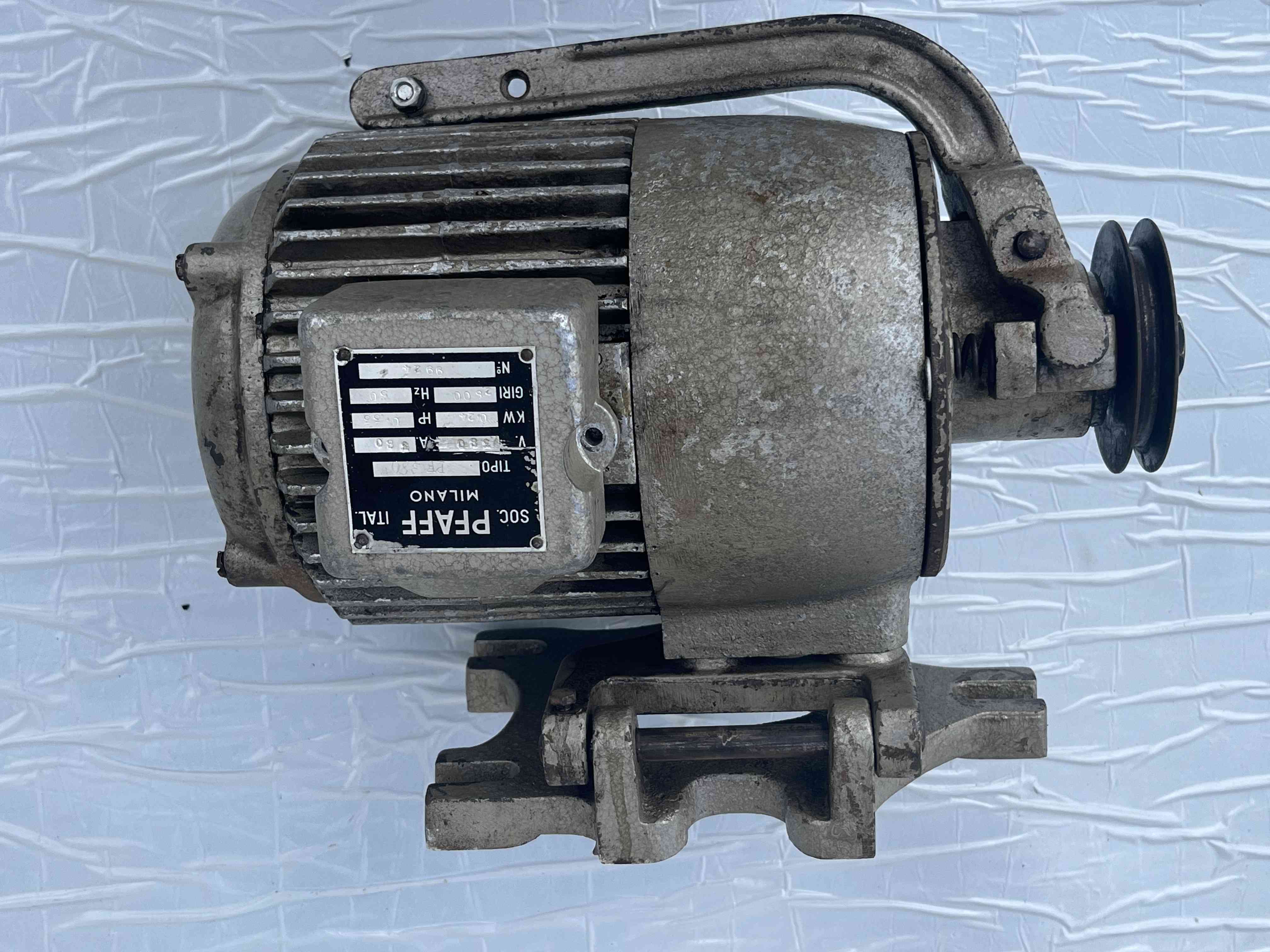 PFAFF Motore macchina da Cucire 380 – 2800 Giri in vendita - foto 9