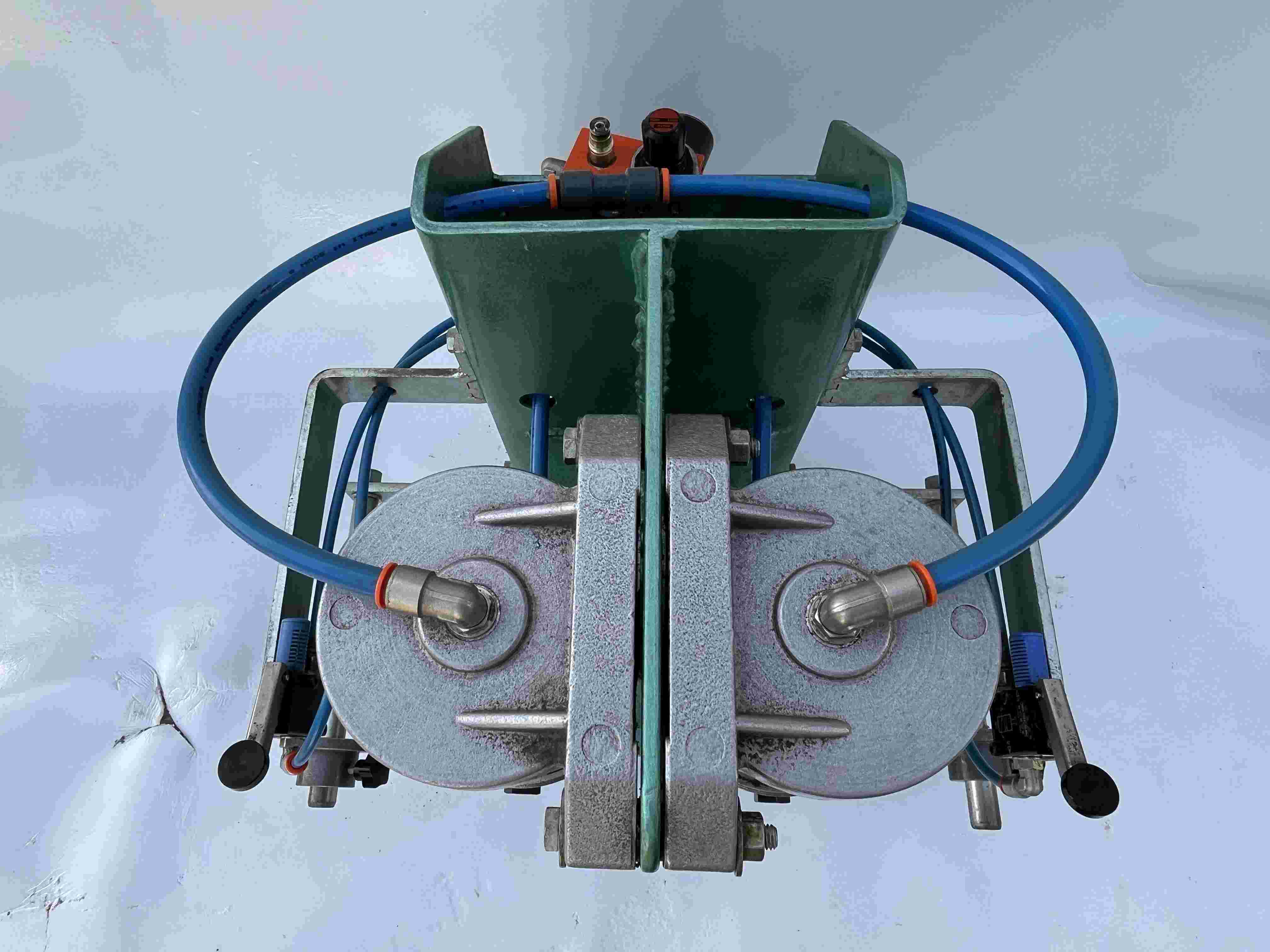 Occhiellatrice pneumatica a 2 teste in vendita - foto 10