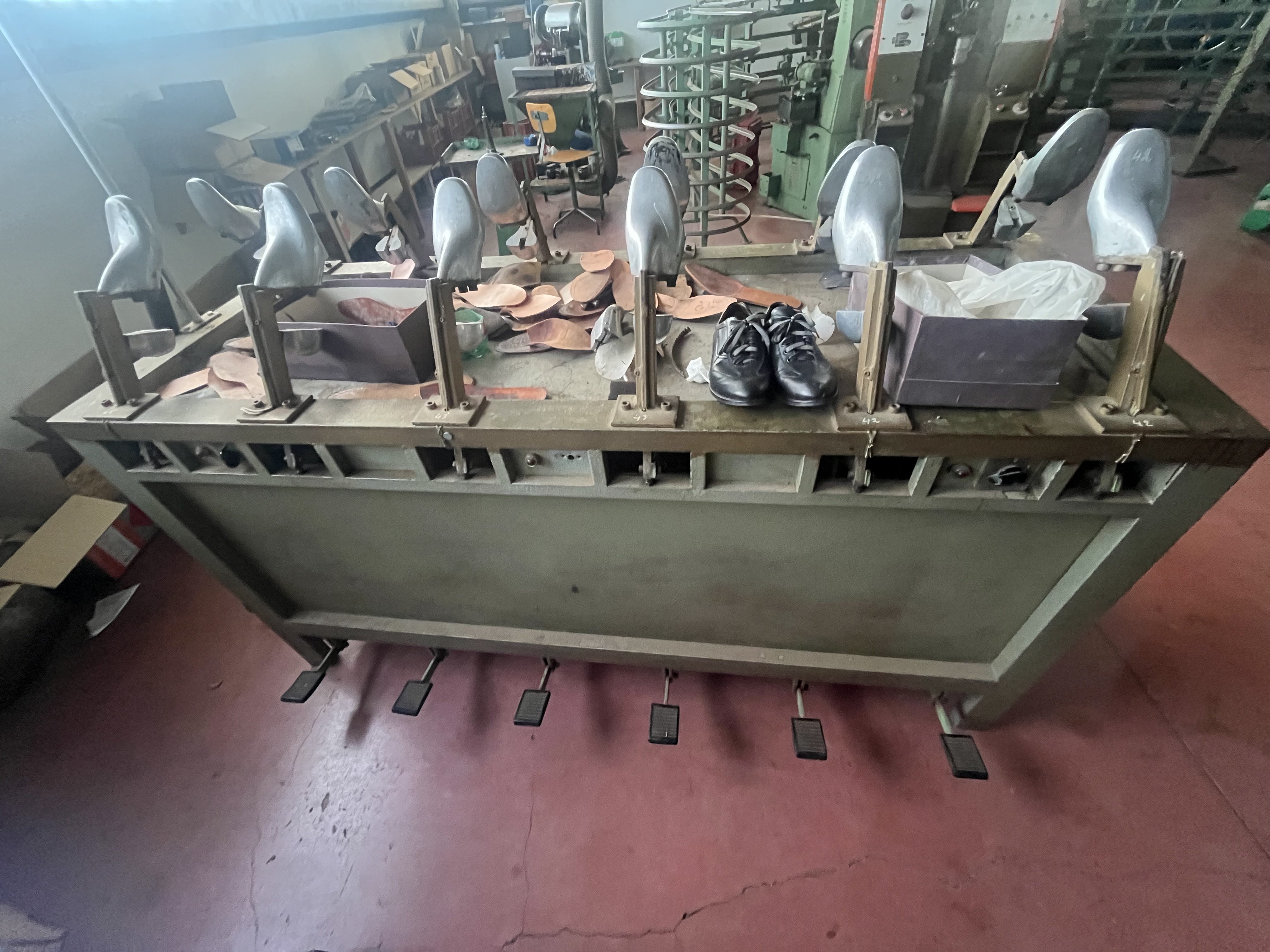 BANCO STIRAMOCASSINI 6 PAIA in vendita - foto 1