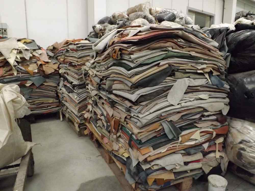 Vente scraps leather premier choix in vendita - foto 1