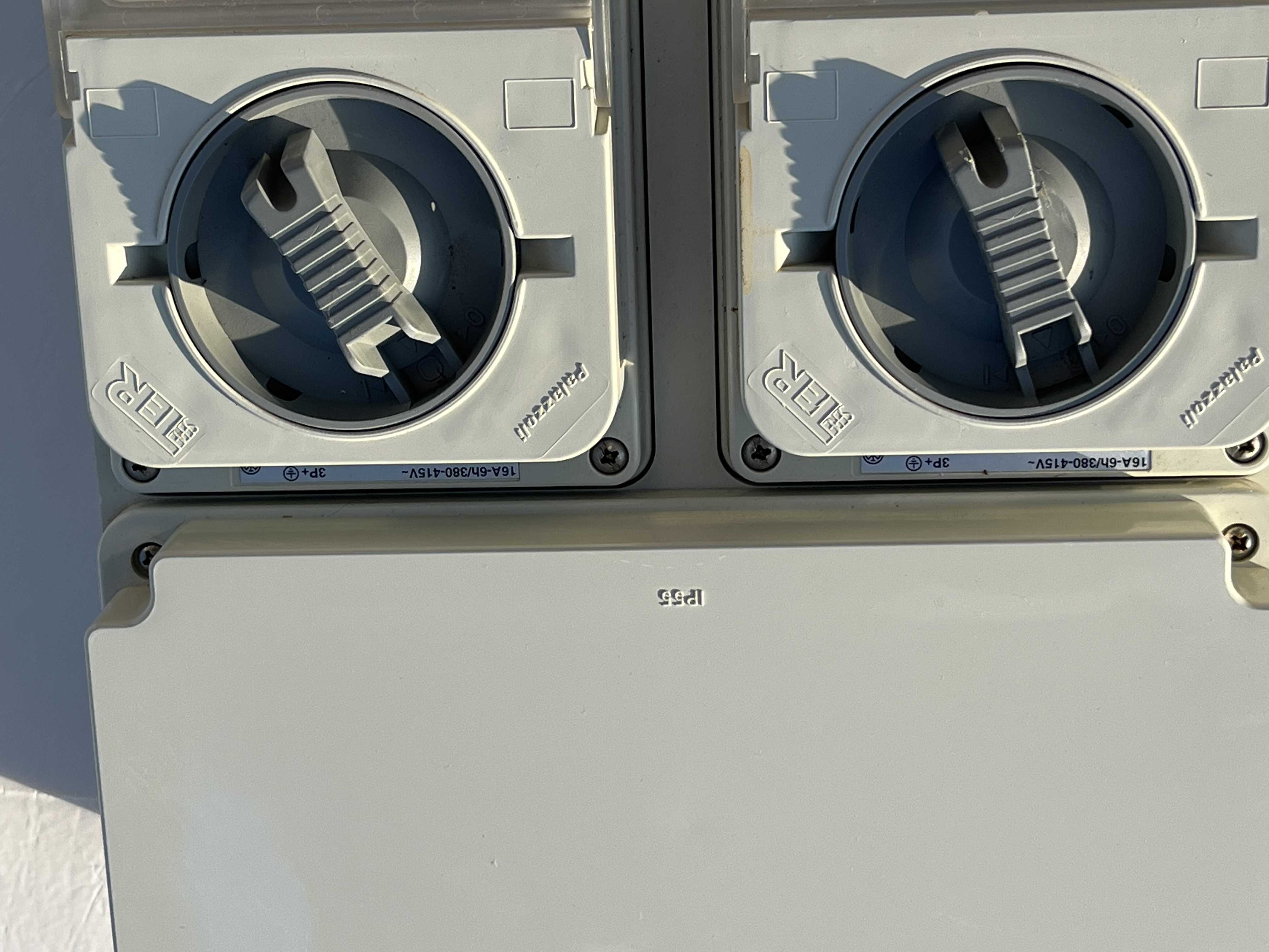 Presa CEE Palazzoli 3P+N+T 32A 400V fusibile in vendita - foto 7