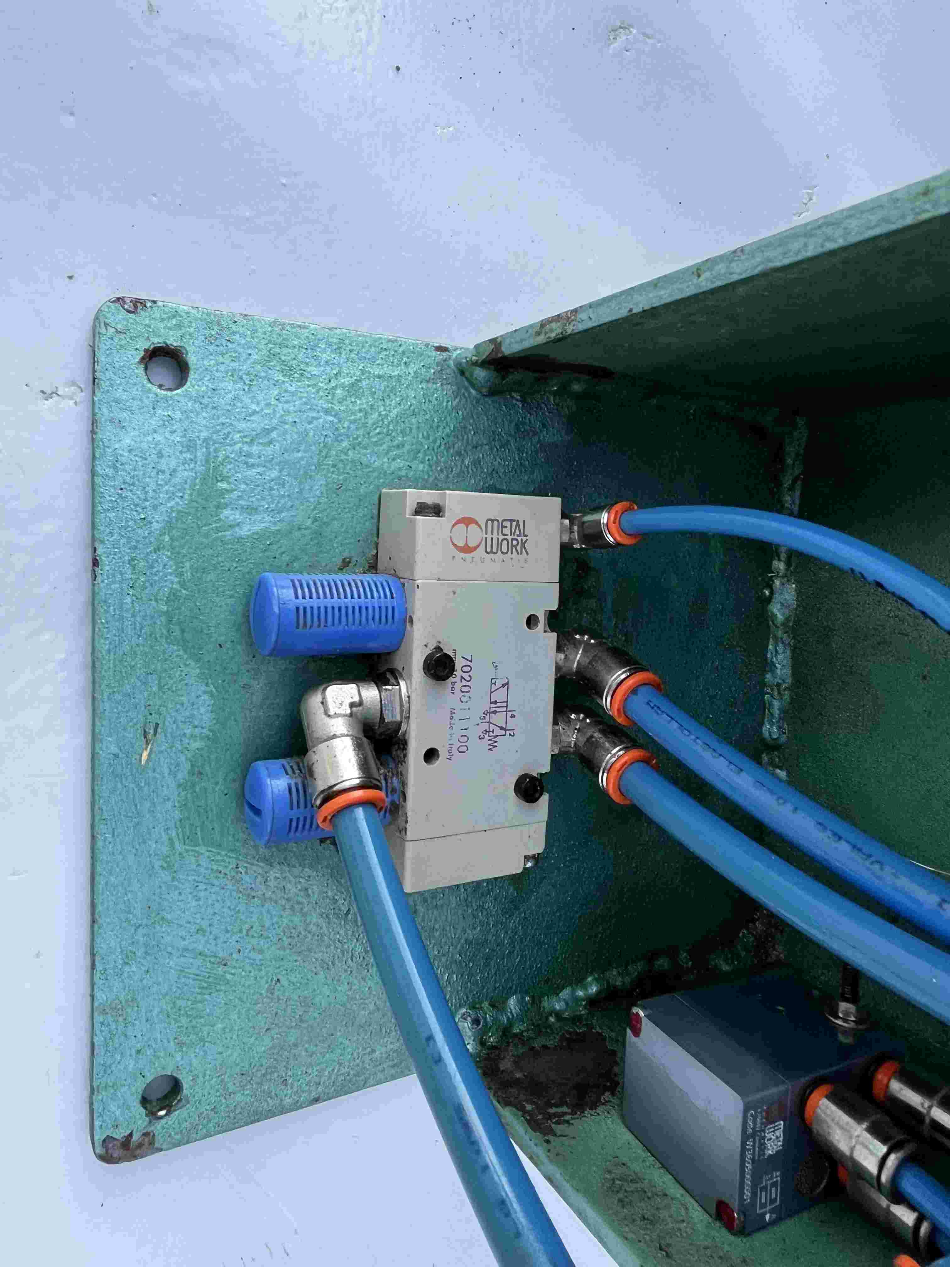 Occhiellatrice pneumatica a 2 teste in vendita - foto 14