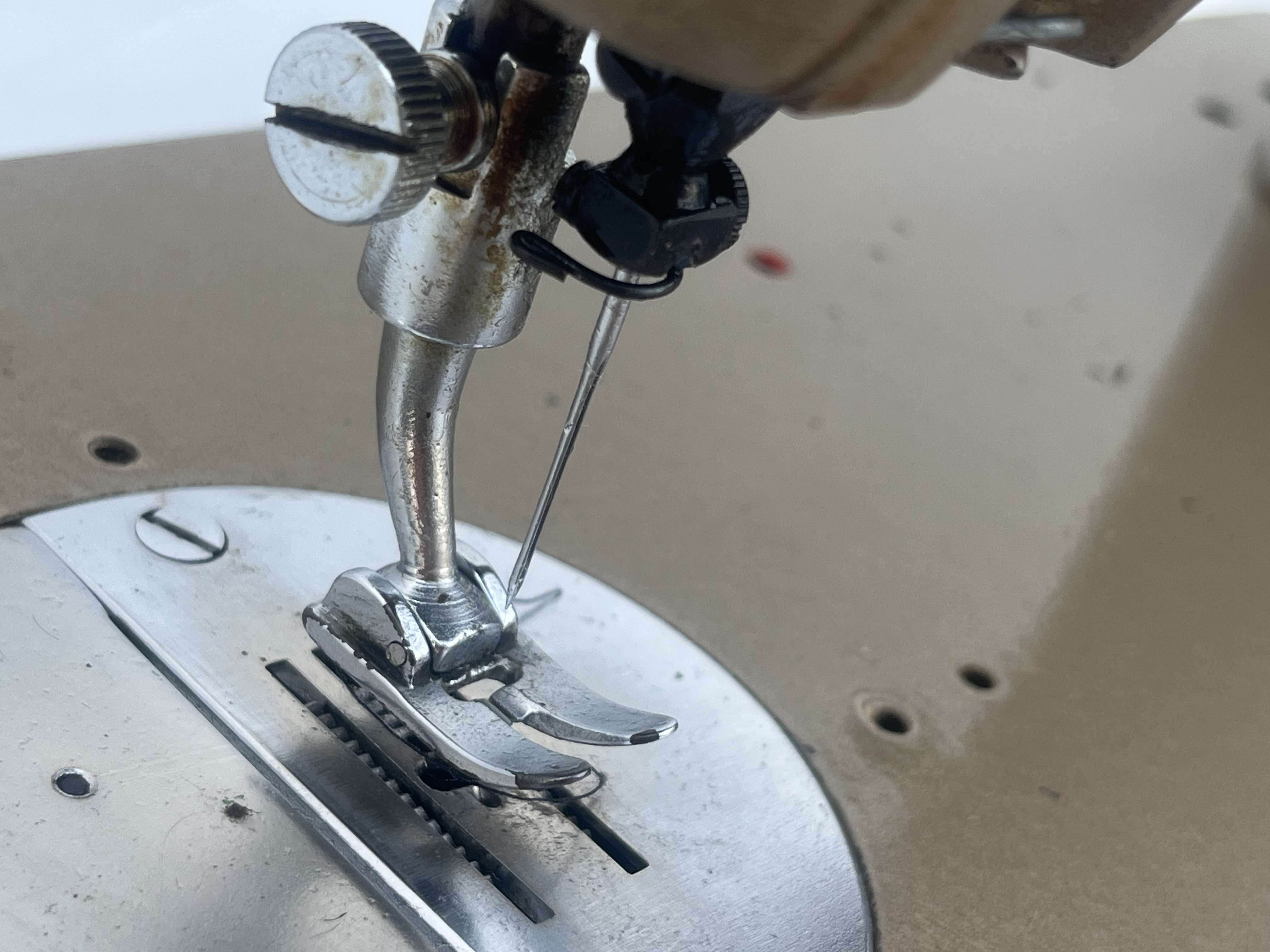 Singer 807 straight stitch zig zag sewing machine in vendita - foto 4