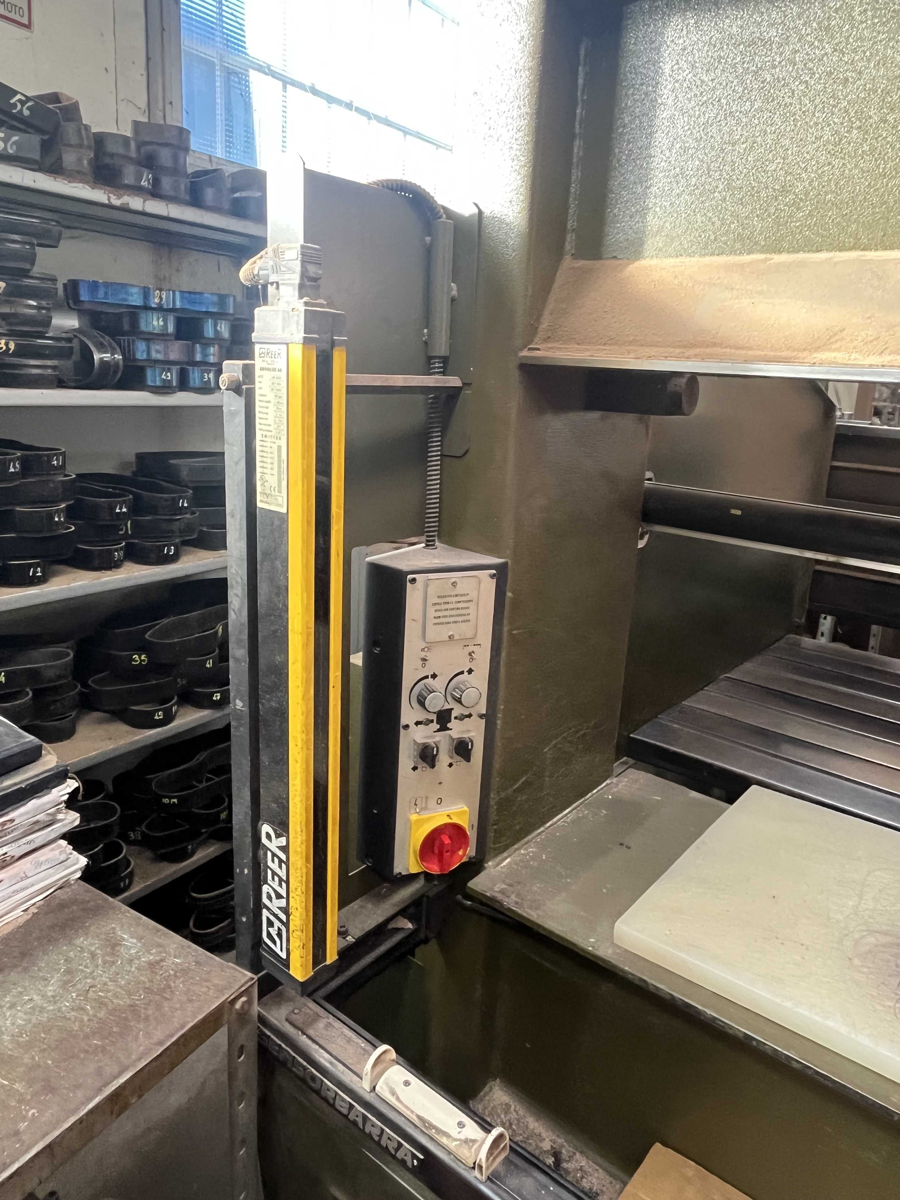 ATOM S588 Trancia a carrello in vendita - foto 7