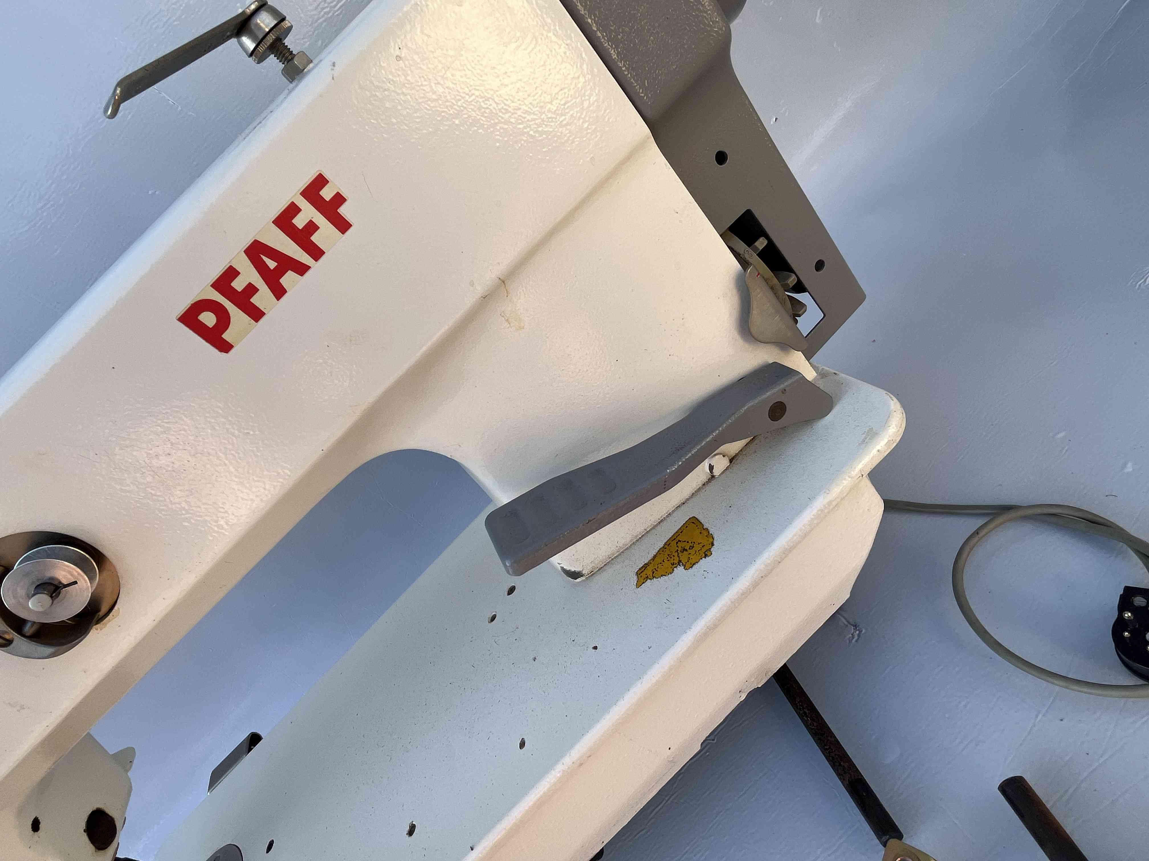PFAFF 953 Macchina cucire lineare rasafilo in vendita - foto 8