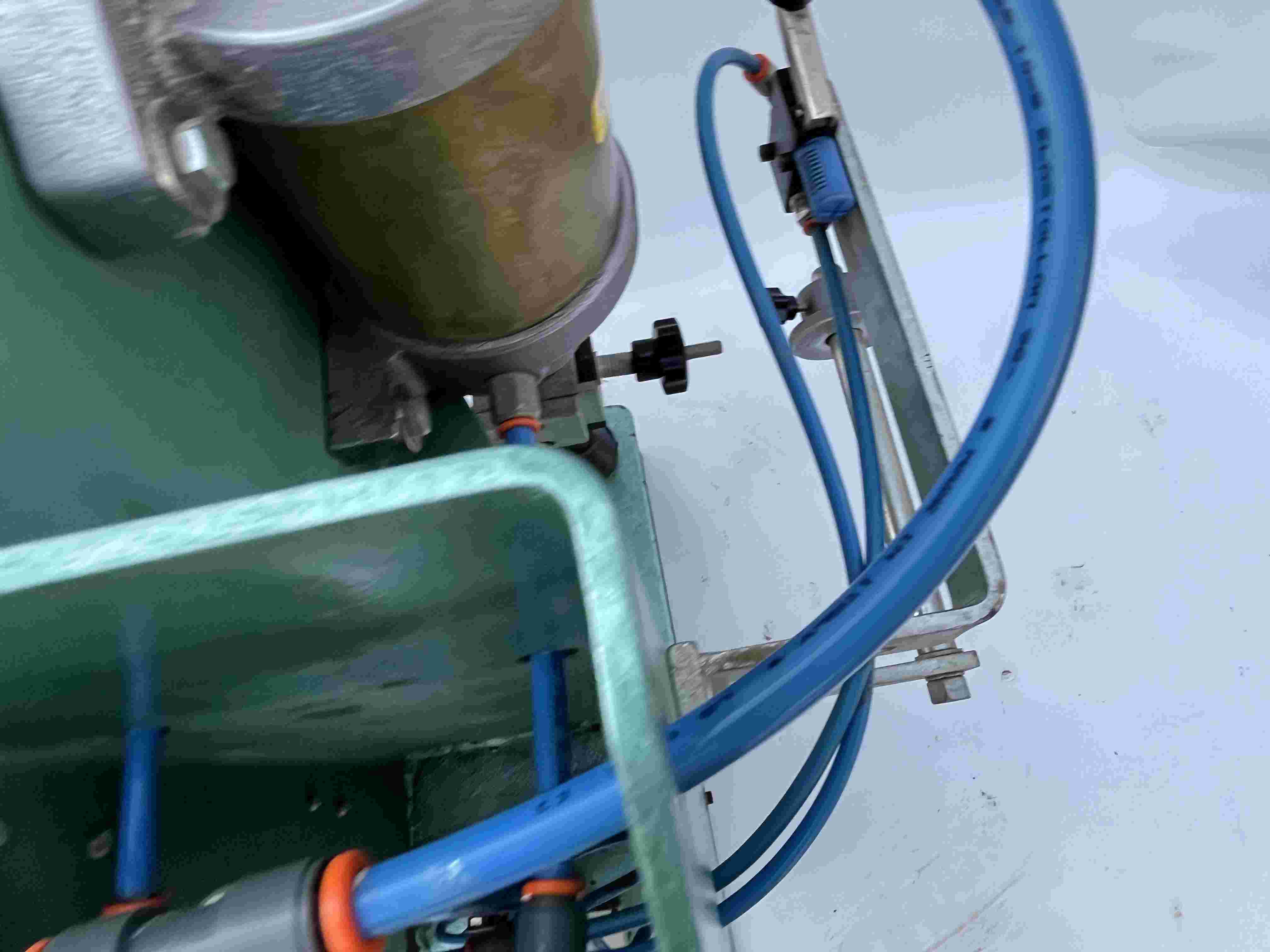 Occhiellatrice pneumatica a 2 teste in vendita - foto 6