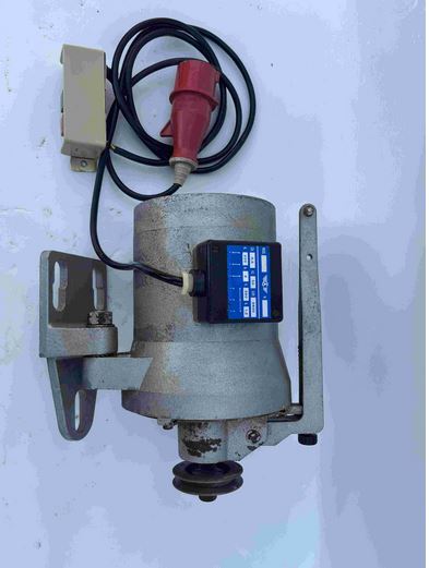 L33 Motore macchina da Cucire trifase 2800 giri in vendita - foto 2