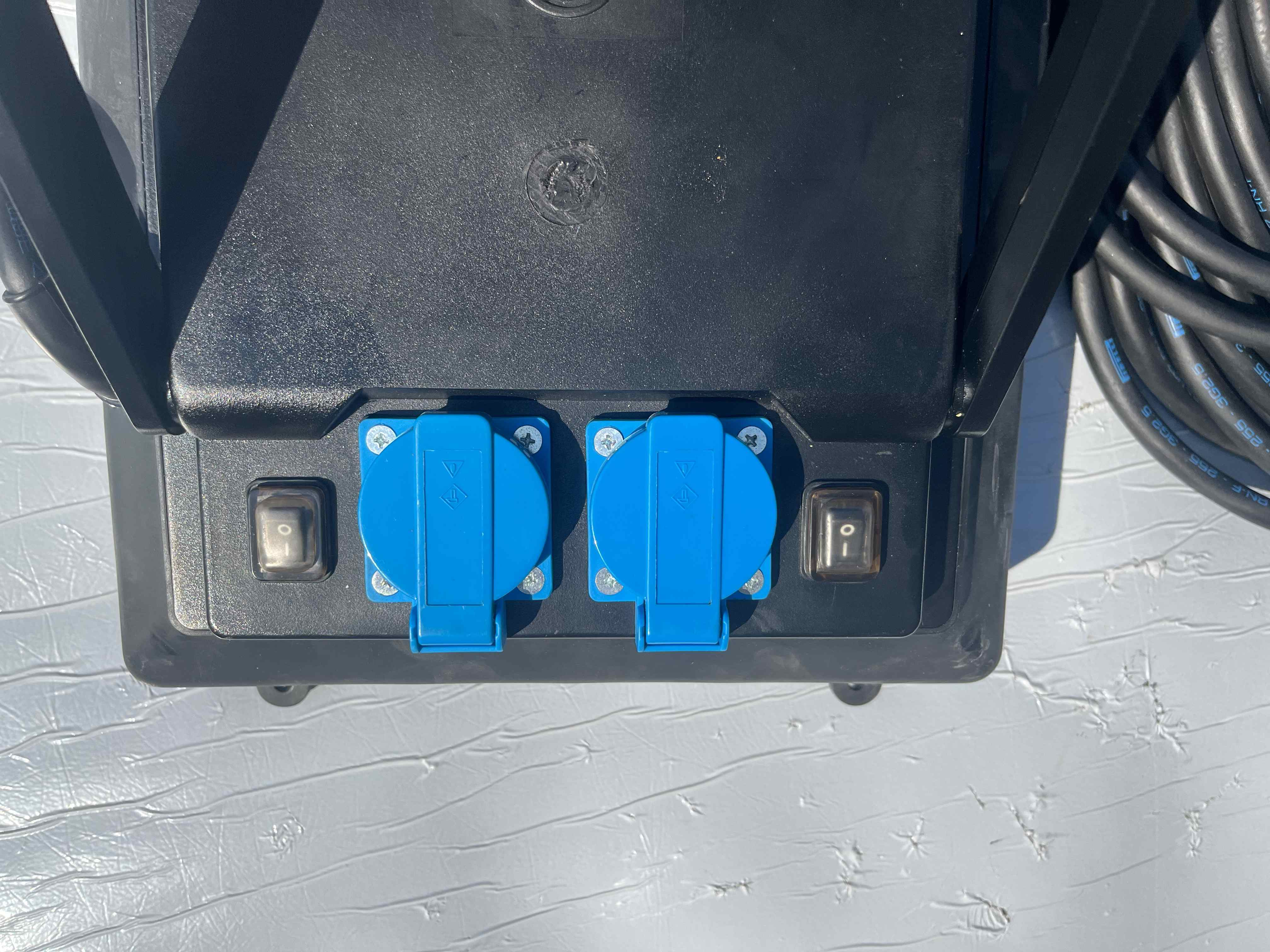 Faro portatile in gomma da cantiere  in vendita - foto 3