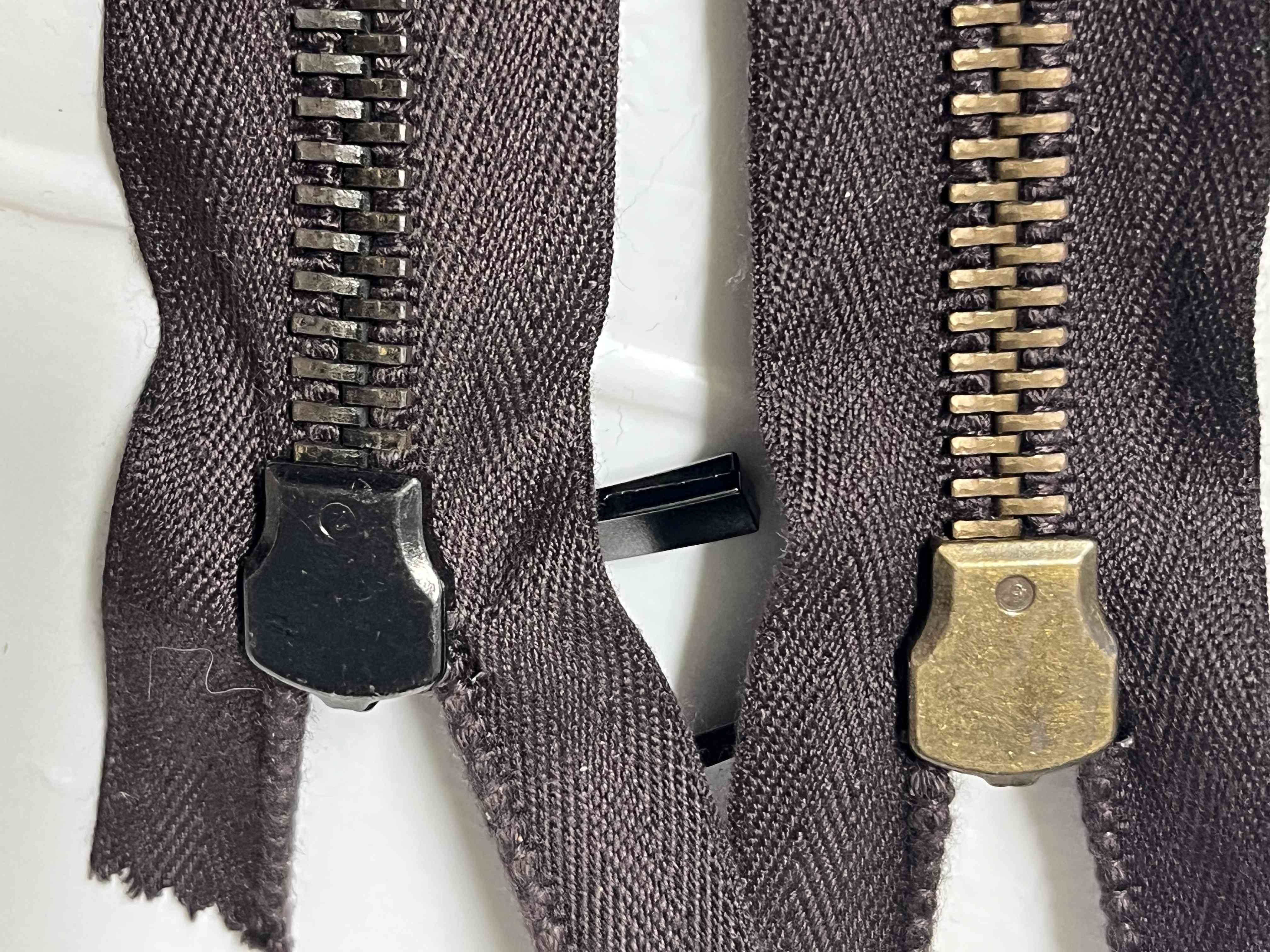 Stock cerniere zip colori vari - Pezzi 2.000 in vendita - foto 12