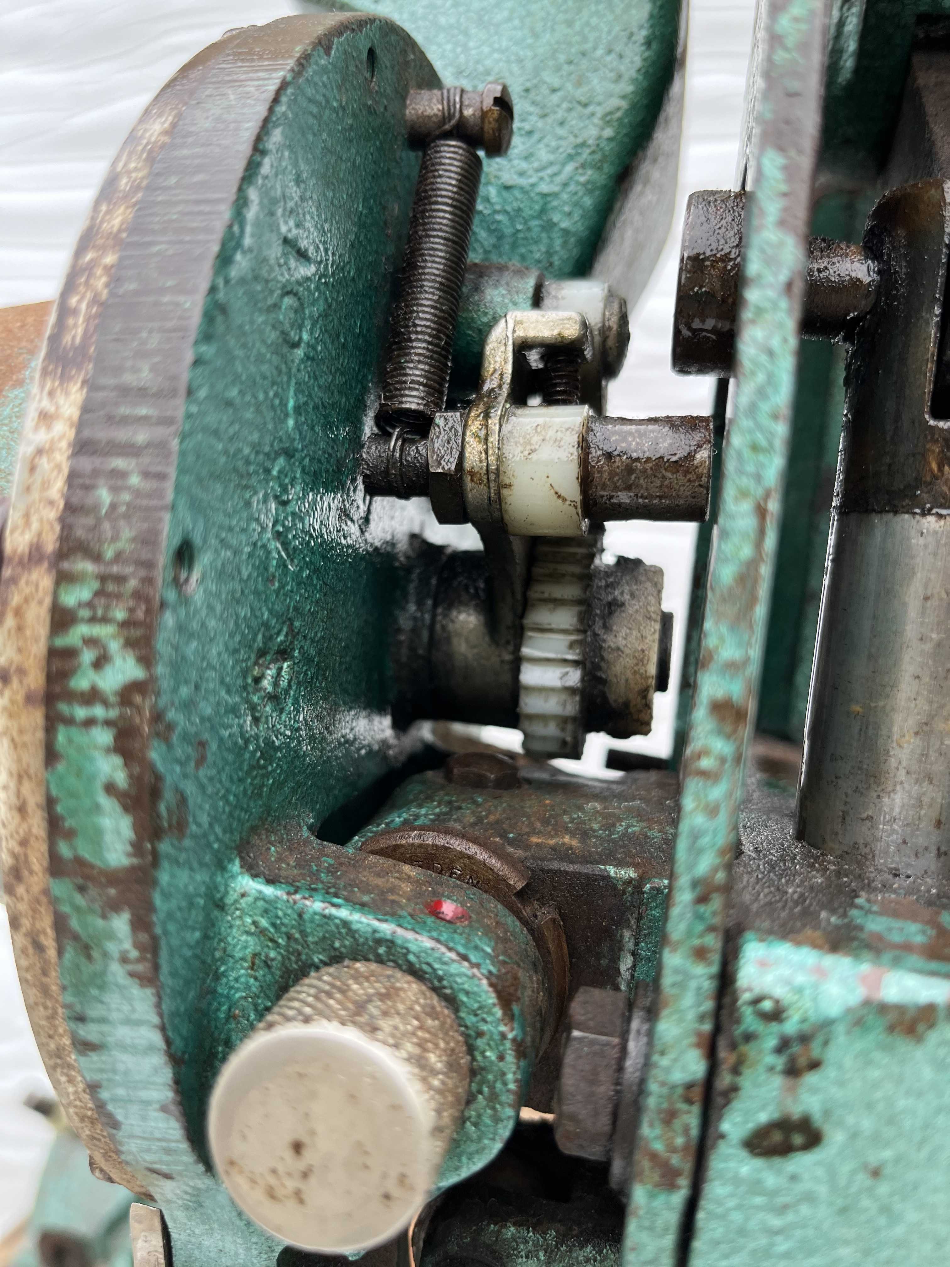 G13 Occhiellatrice a pedale in vendita - foto 8