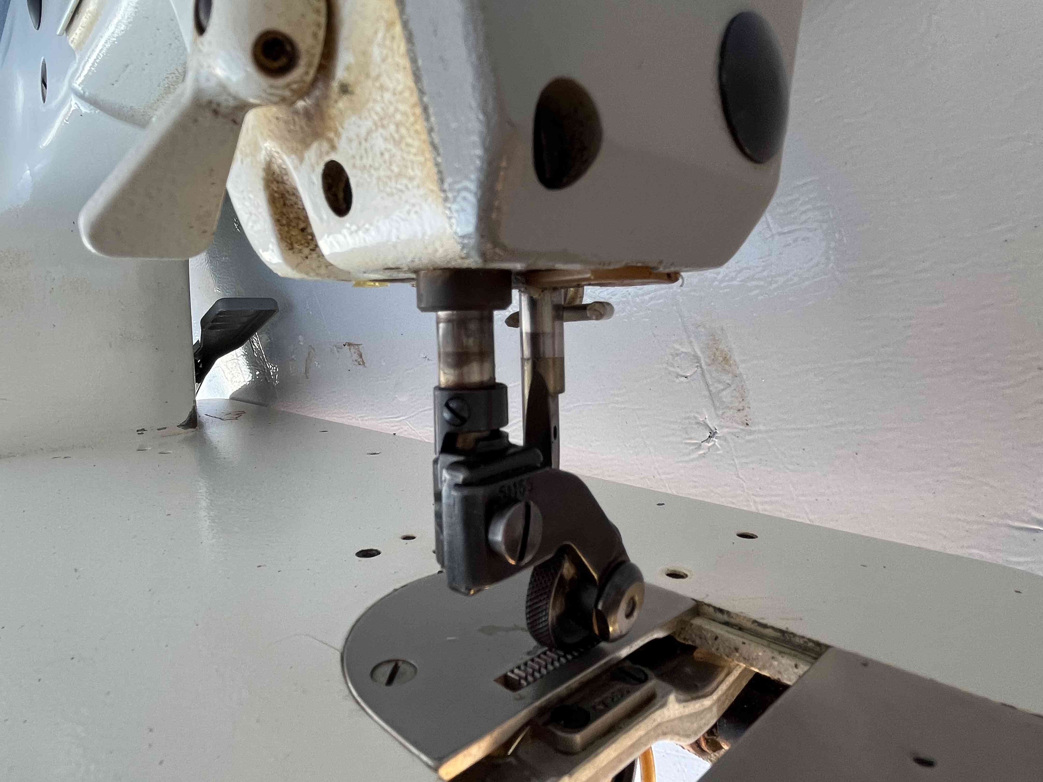 PFAFF 953 Macchina cucire lineare rasafilo in vendita - foto 10