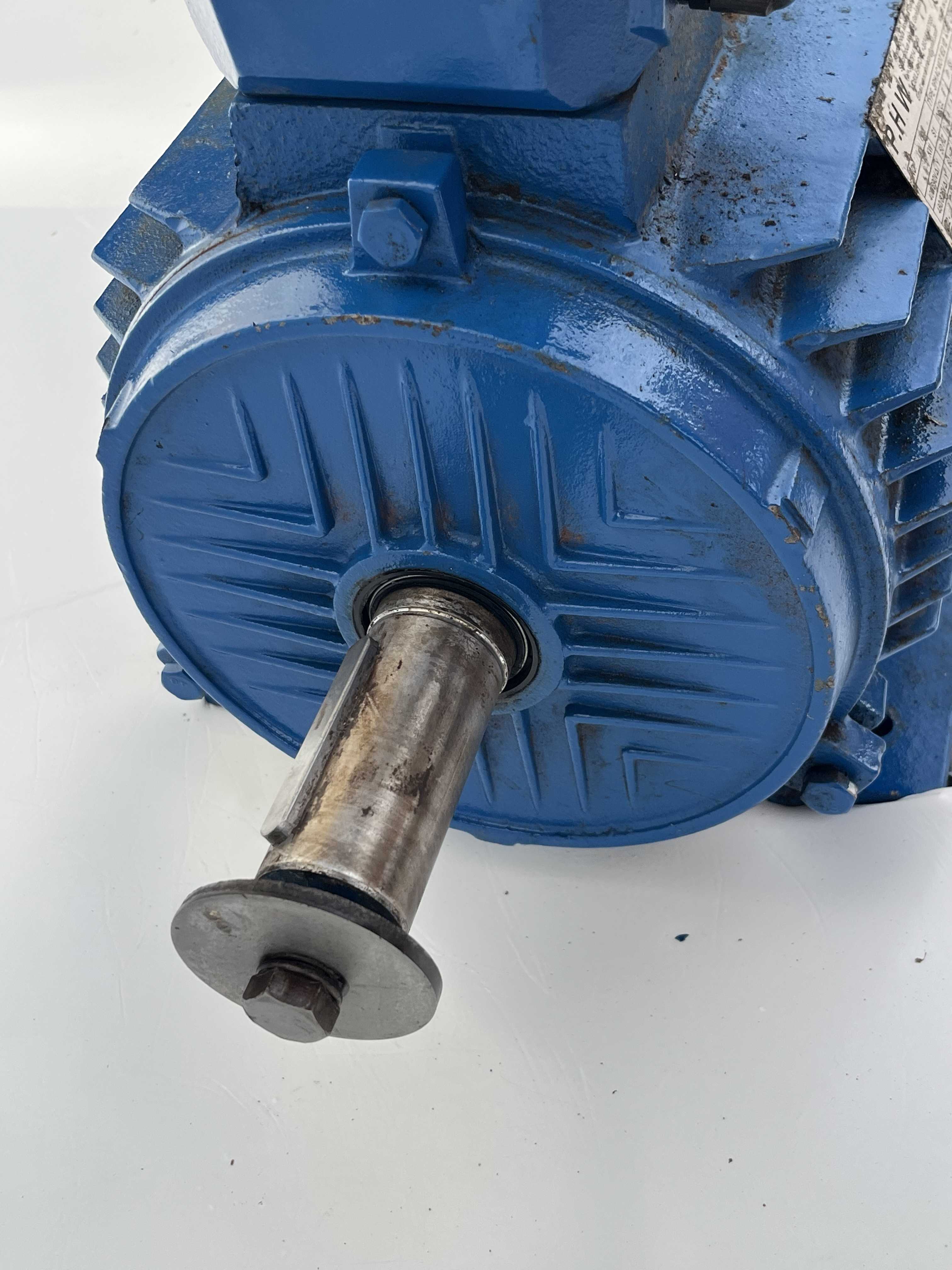 Motore trifase industriale da 5,5 kW IP55 in vendita - foto 6