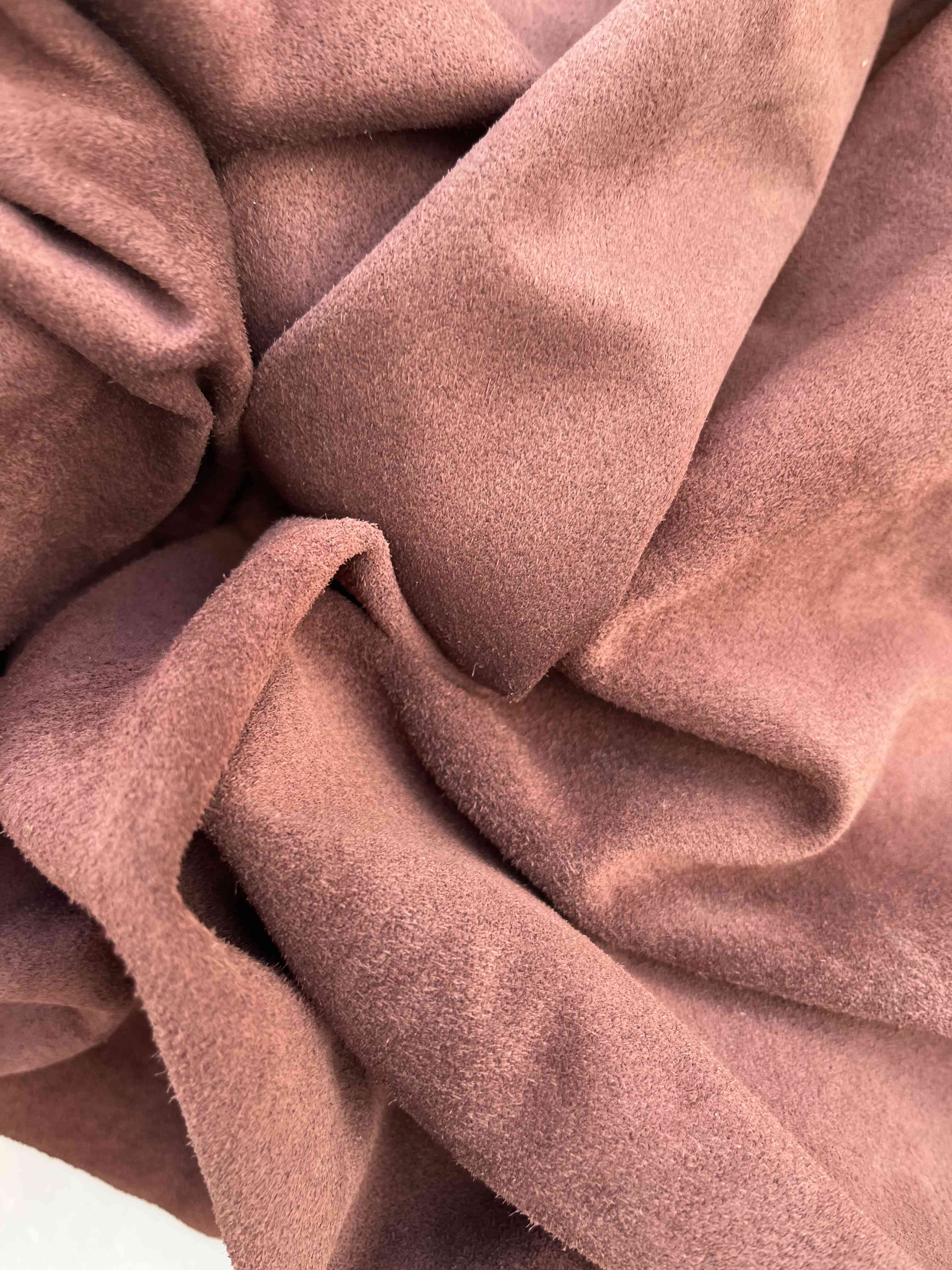 Stock pellame scamosciato colori vari per export in vendita - foto 9