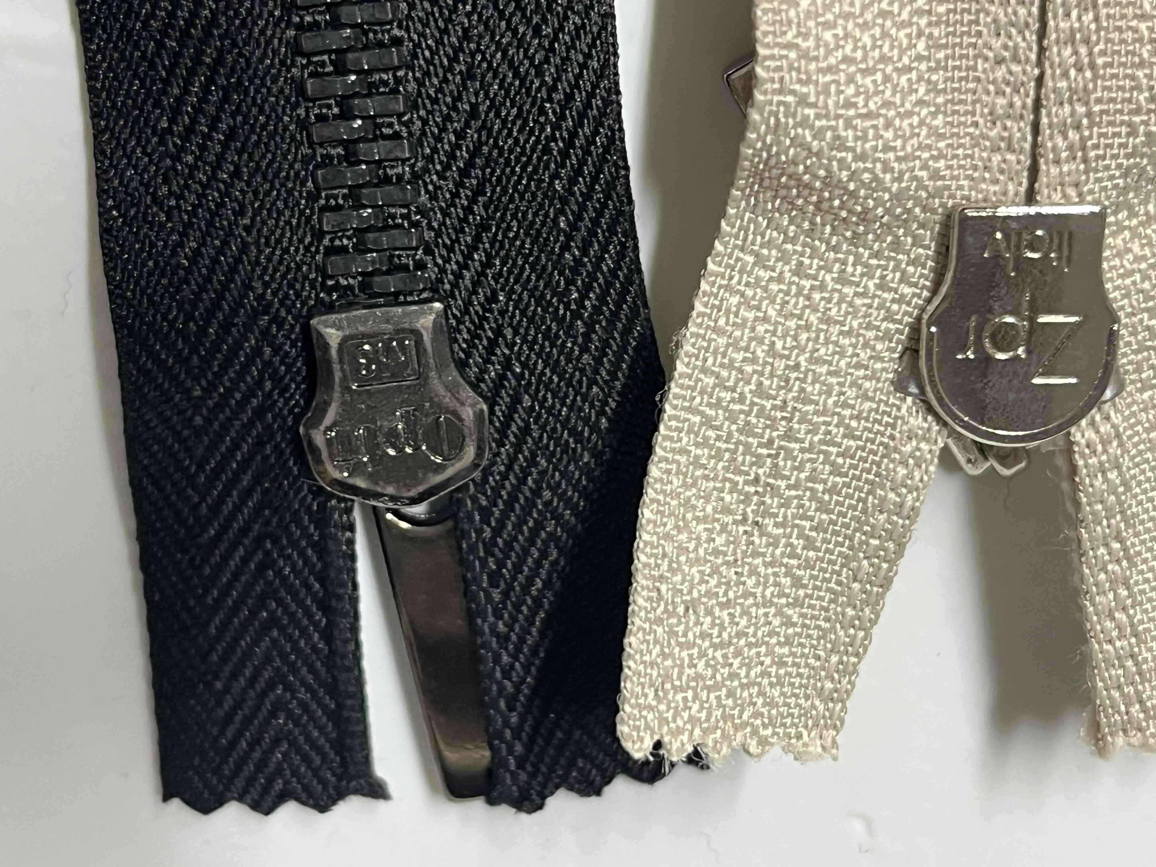 Stock cerniere zip colori vari - Pezzi 2.000 in vendita - foto 9