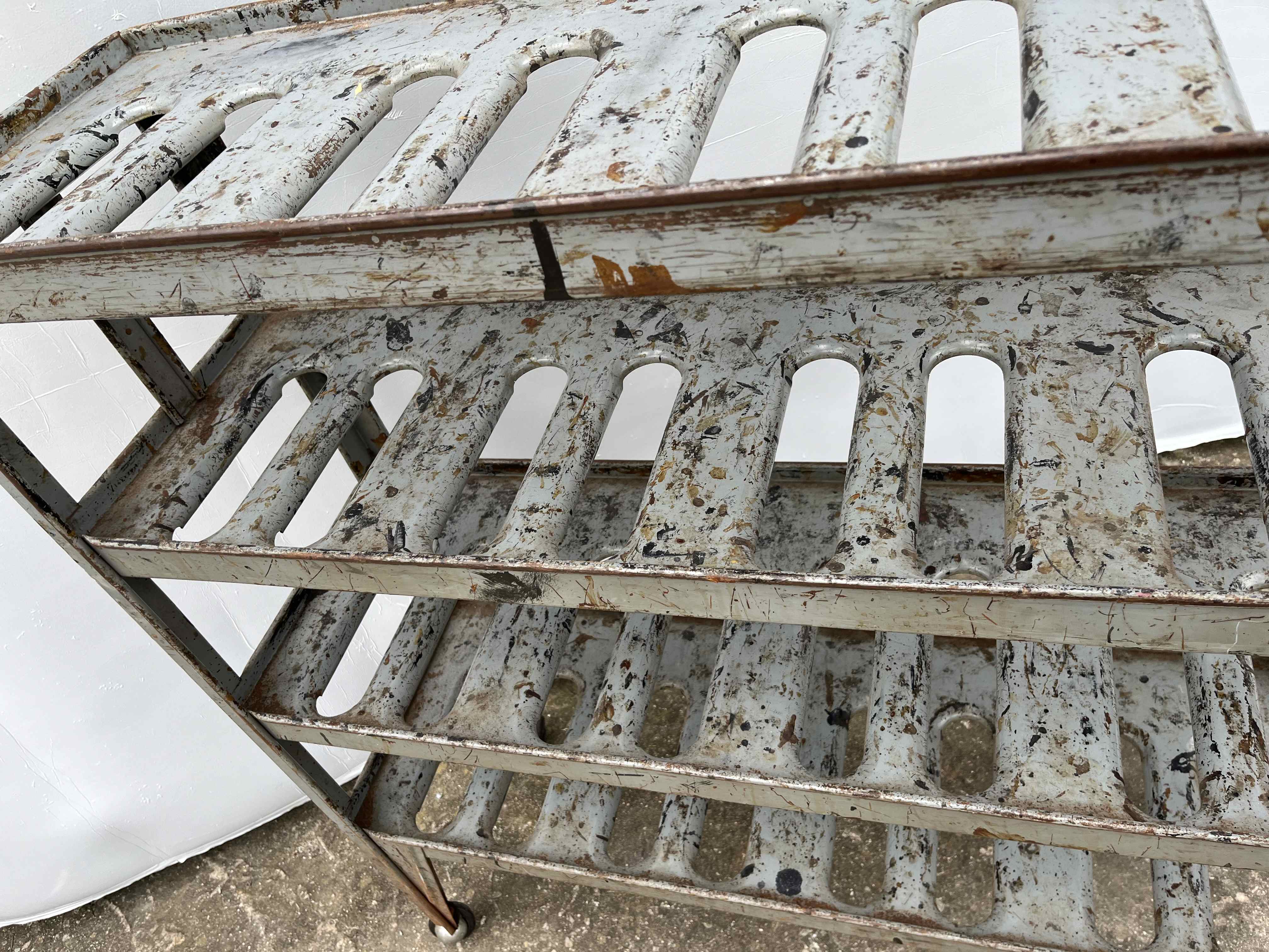 Carrello con incavi per lavorazione calzature  in vendita - foto 13