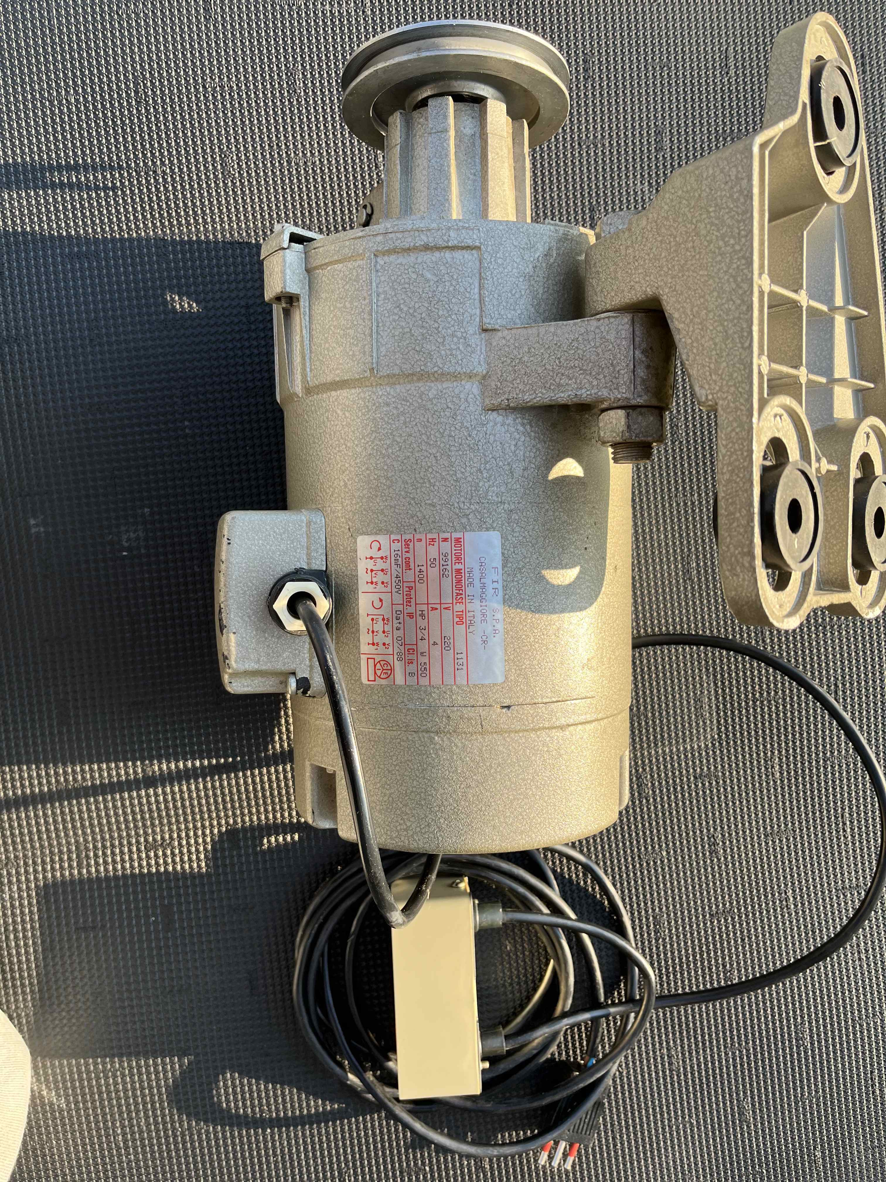 Macchine per cucire in vendita