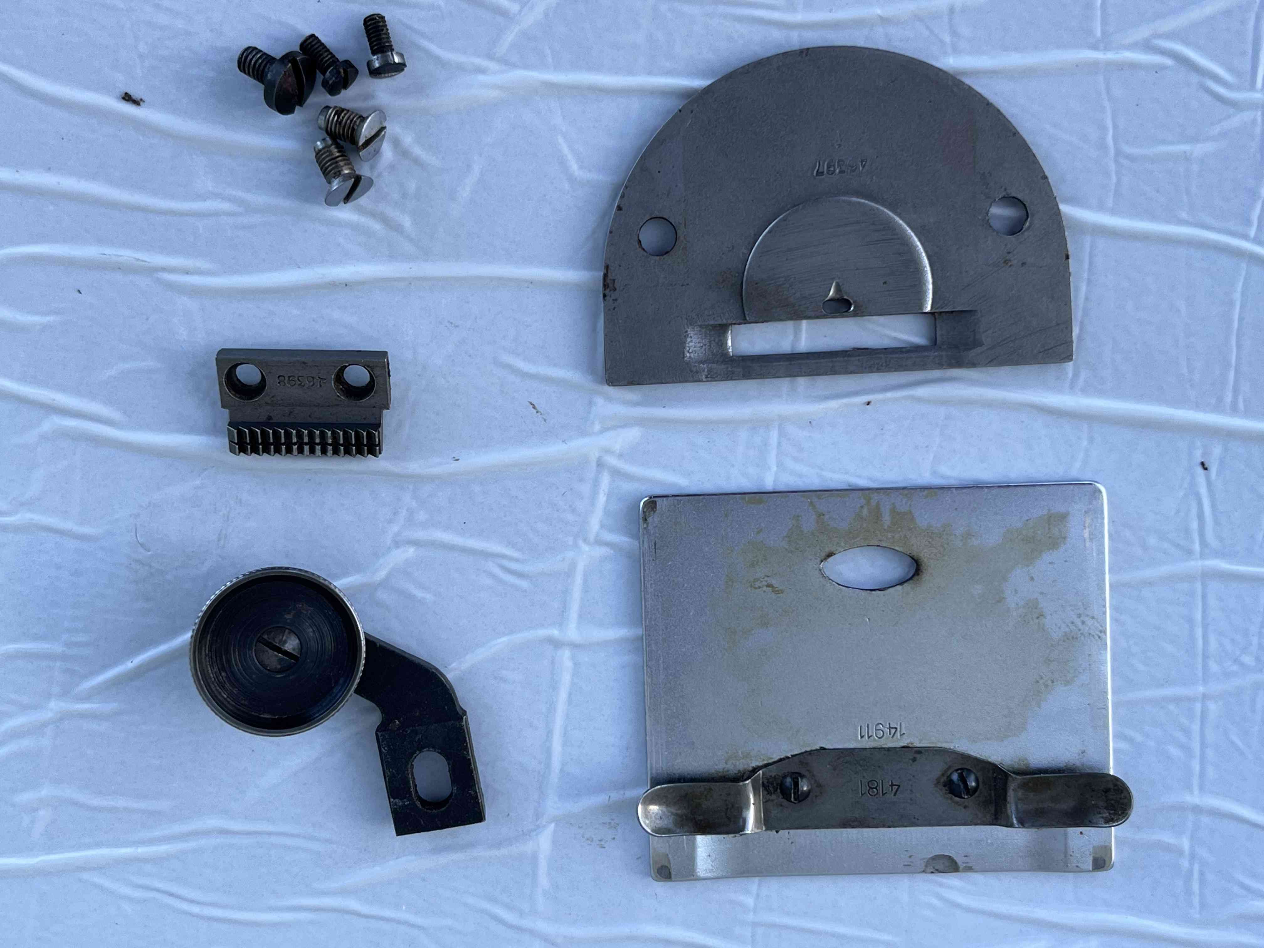 PFAFF System 134 Placche, griffa e rotella 14911 in vendita - foto 13