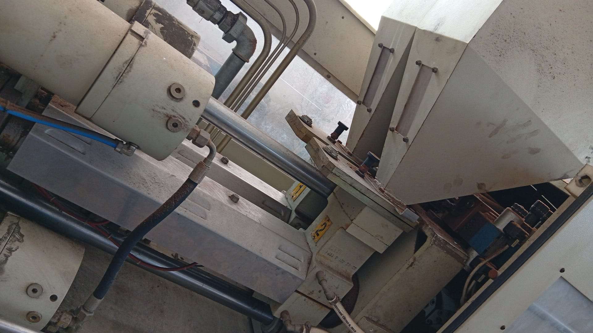 Pressa a Iniezione bicomponente T98-B in vendita - foto 3