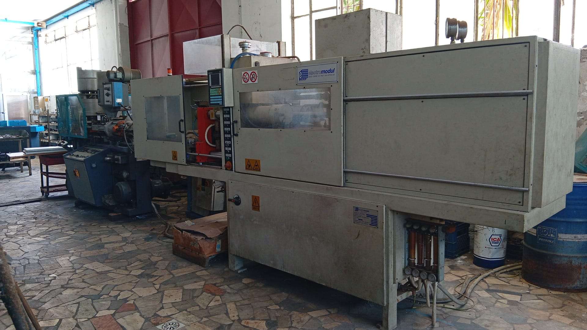 Lavorazione pelli e cuoio in vendita