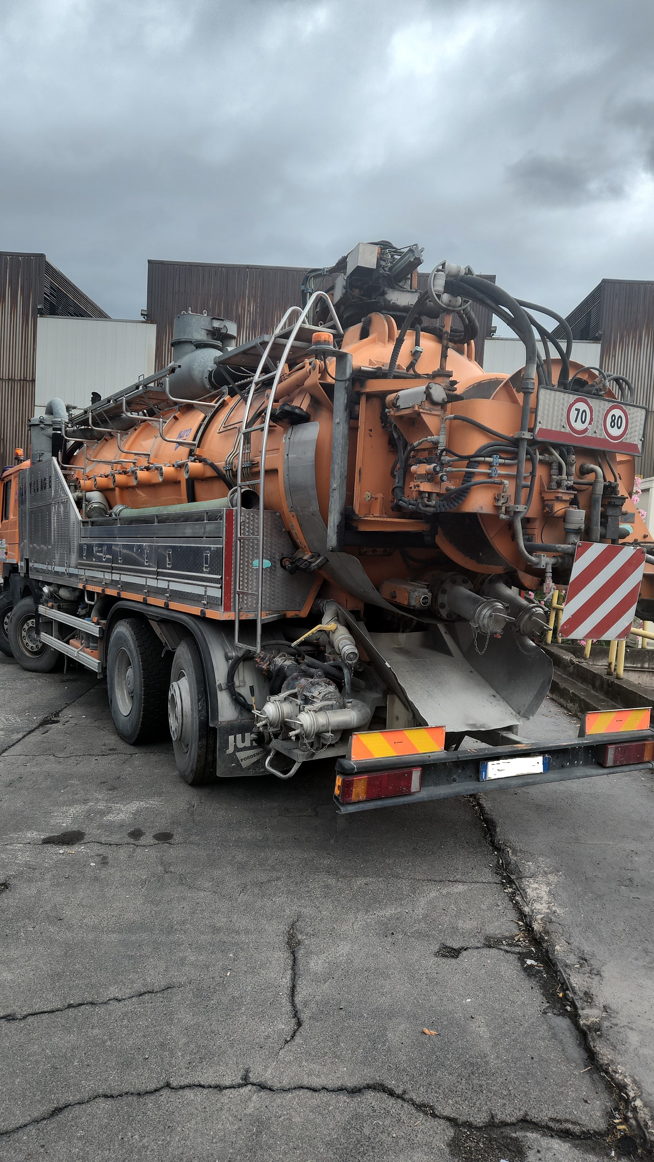 Autocarro MAN con impianto di riciclo  in vendita - foto 2