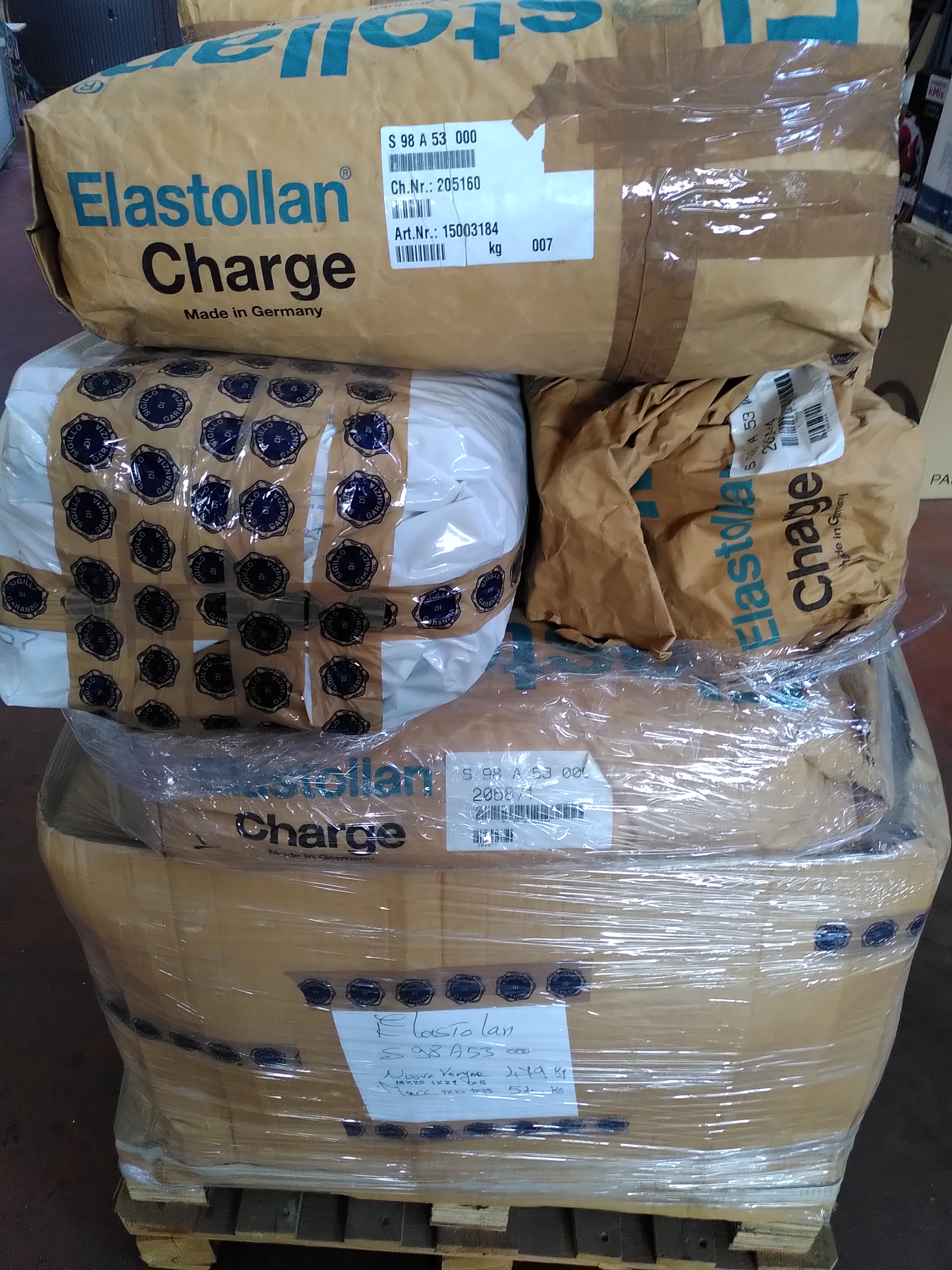 TPU ELASTOLAN in vendita - foto 1