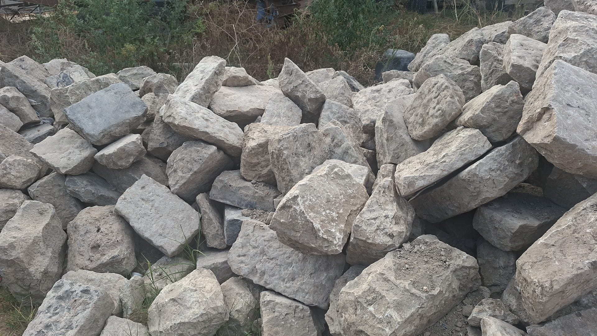 Blocco pavimento basolato pietra lavica 120mq in vendita - foto 3