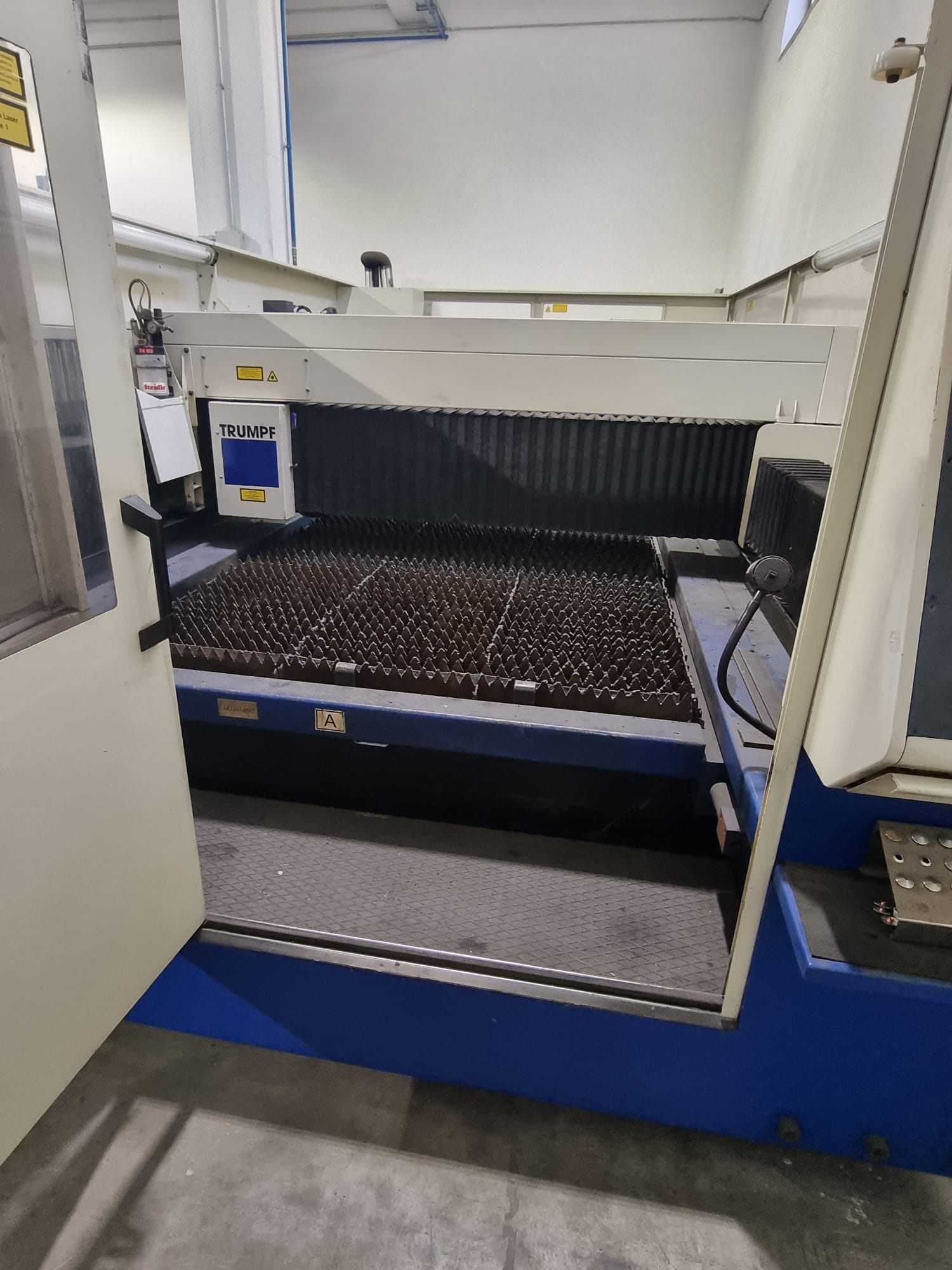 TAGLIO LASER TRUMPF TRUMATIC L3030 in vendita - foto 1