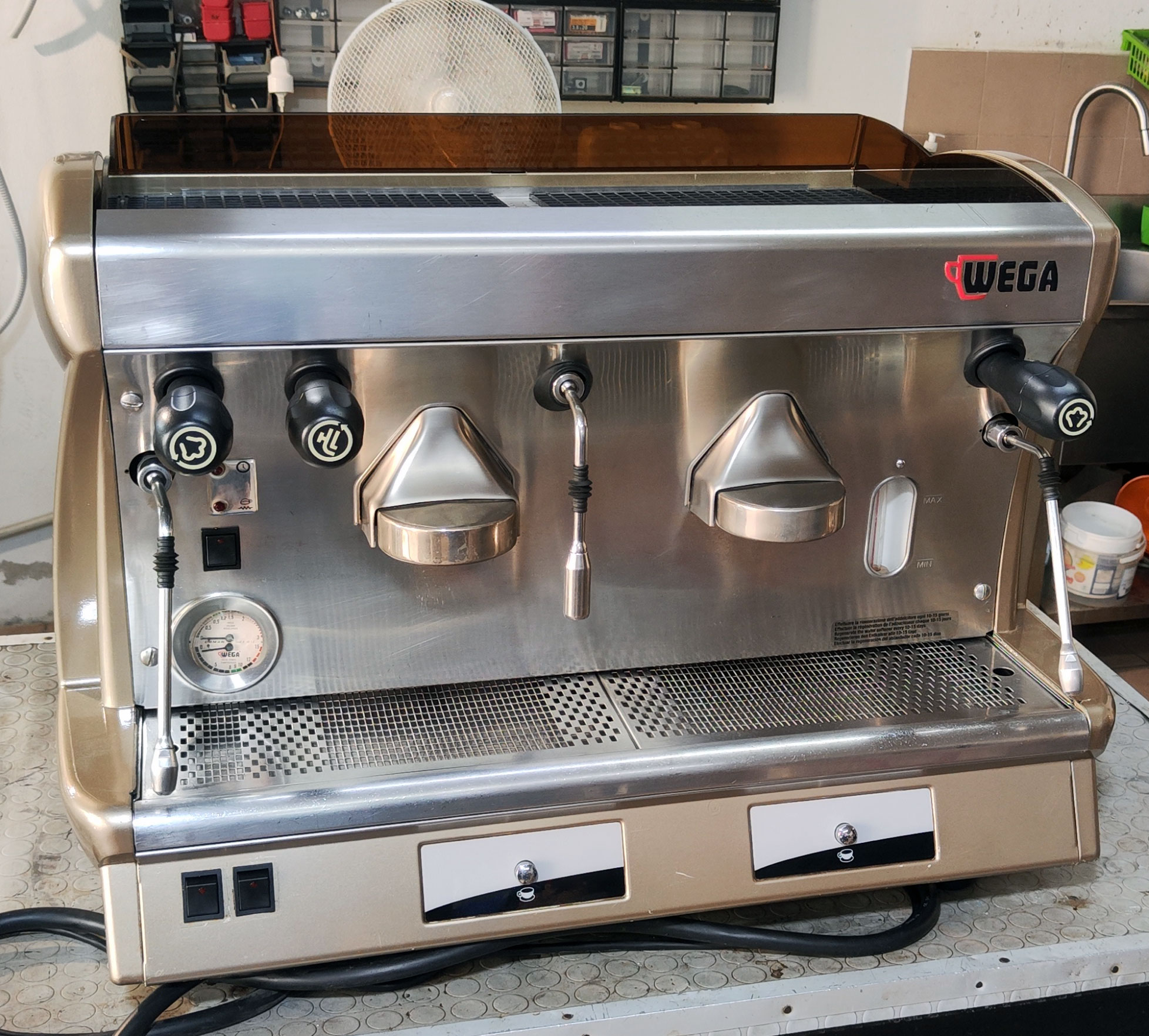 MACCHINA caffè WEGA VELA 2 gruppi SEMIAUTOMATICA in vendita - foto 1