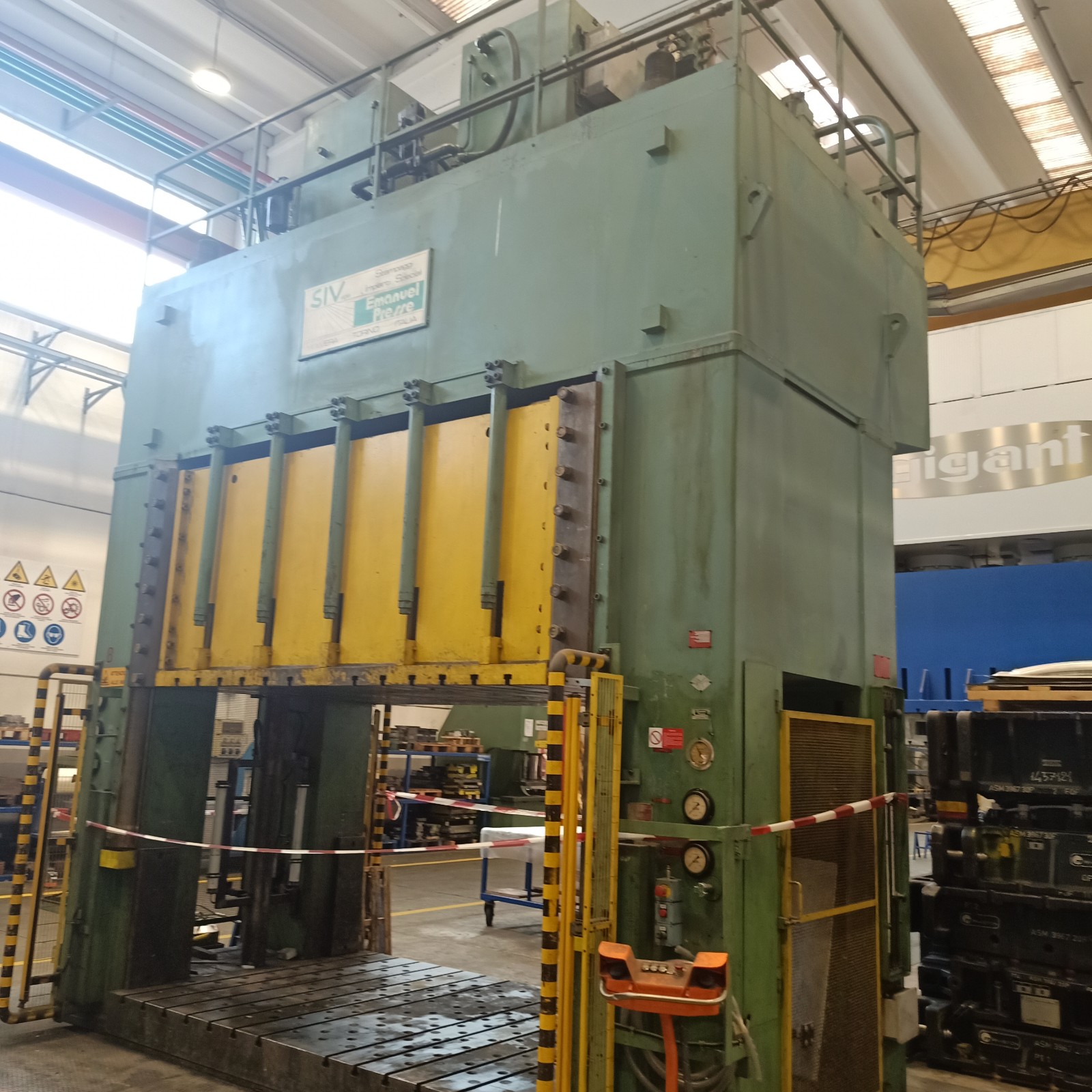 Pressa idraulica Emanuel 640 Ton in vendita - foto 1