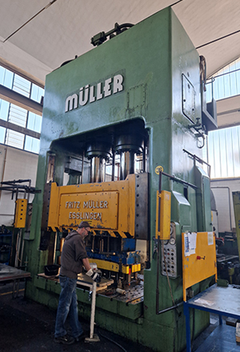 Pressa idraulica Muller 630 T in vendita - foto 1