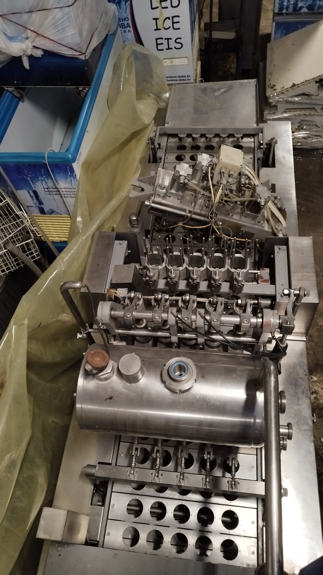 Hamba BK 6005 Filling machine - dairy yogurt cups in vendita - foto 3