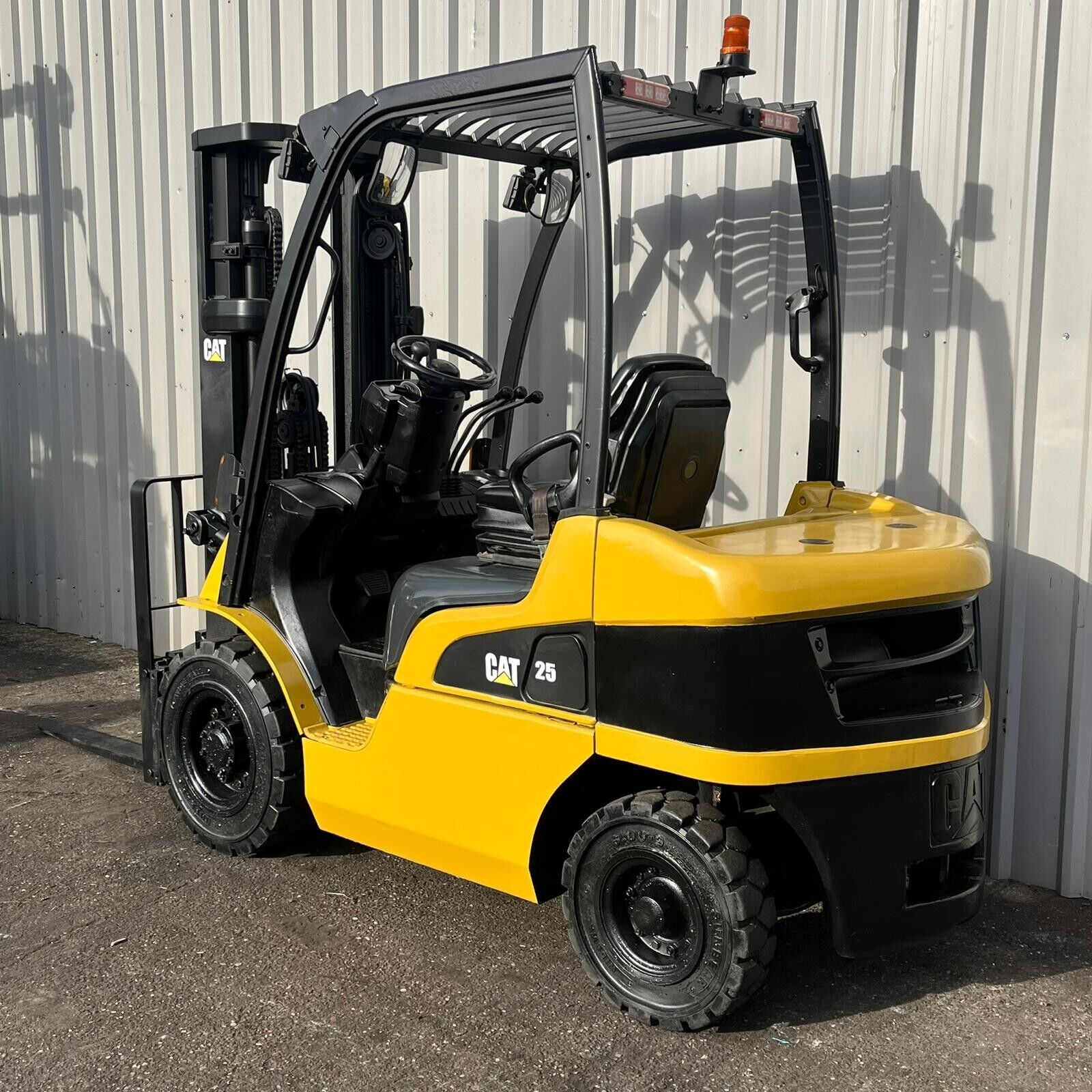 Muletto diesel usato Caterpillar modello DP25N2 in vendita - foto 4
