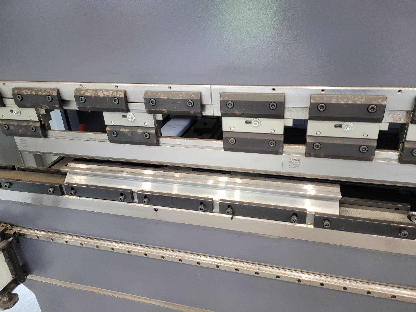 Pressa piegatrice idraulica CNC BAYKAL APHS 31120 in vendita - foto 5