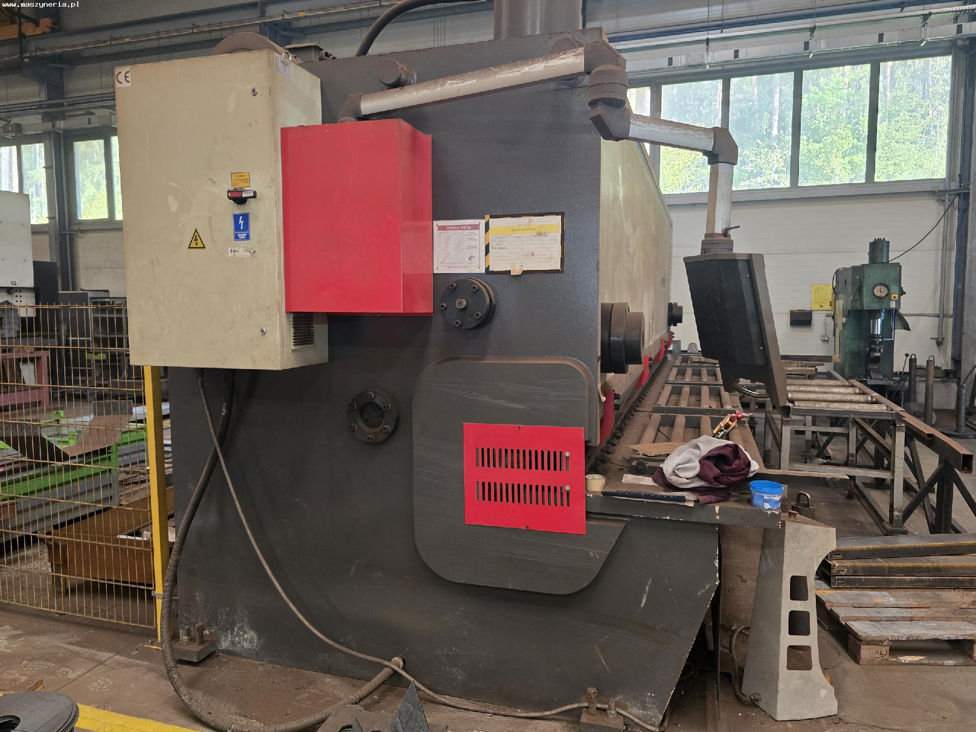  Cesoie a ghigliottina idrauliche QC11K 18x6000 in vendita - foto 3