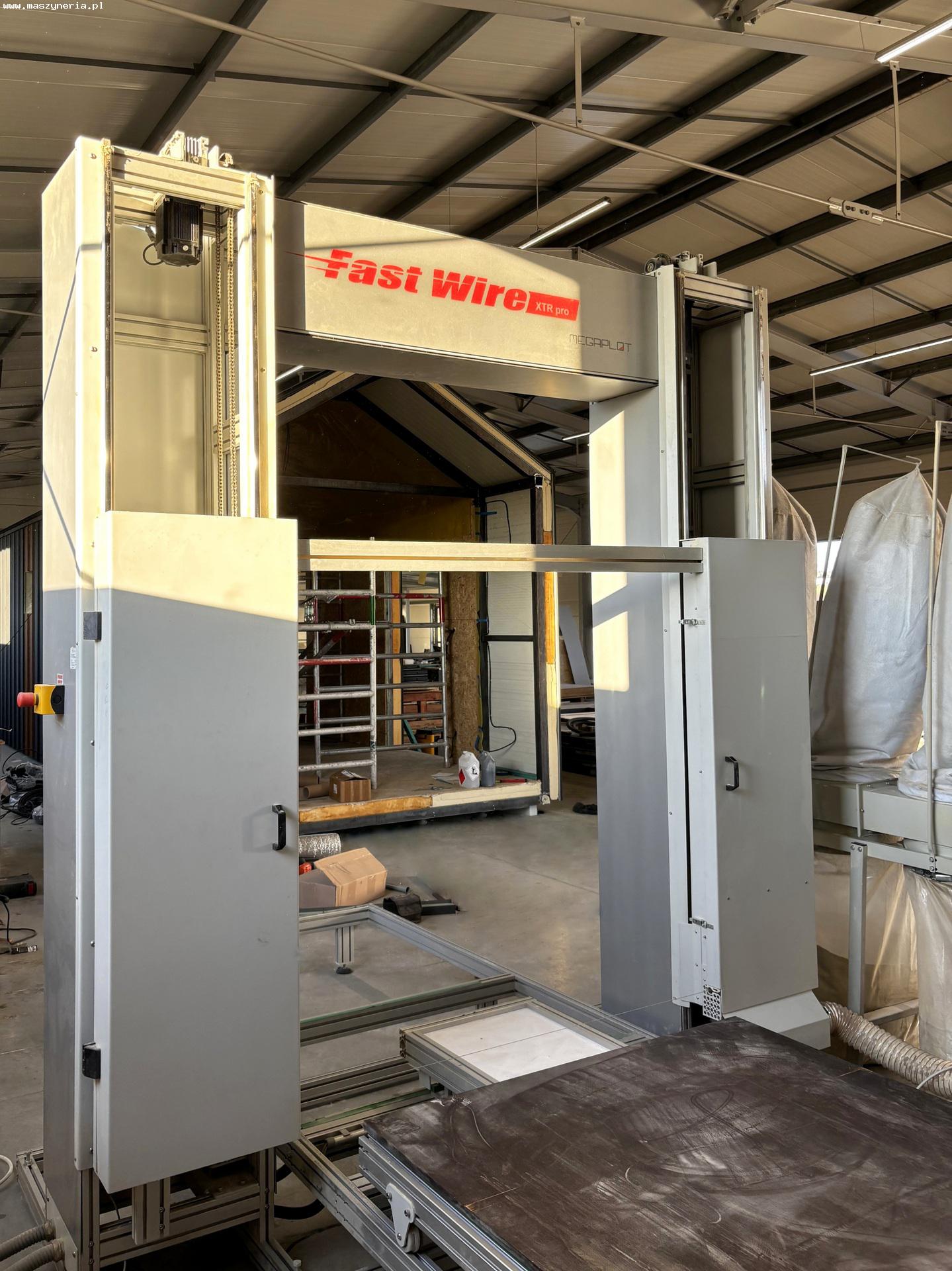 Macchina per il taglio della schiuma CNC MEGAPLOT in vendita - foto 2