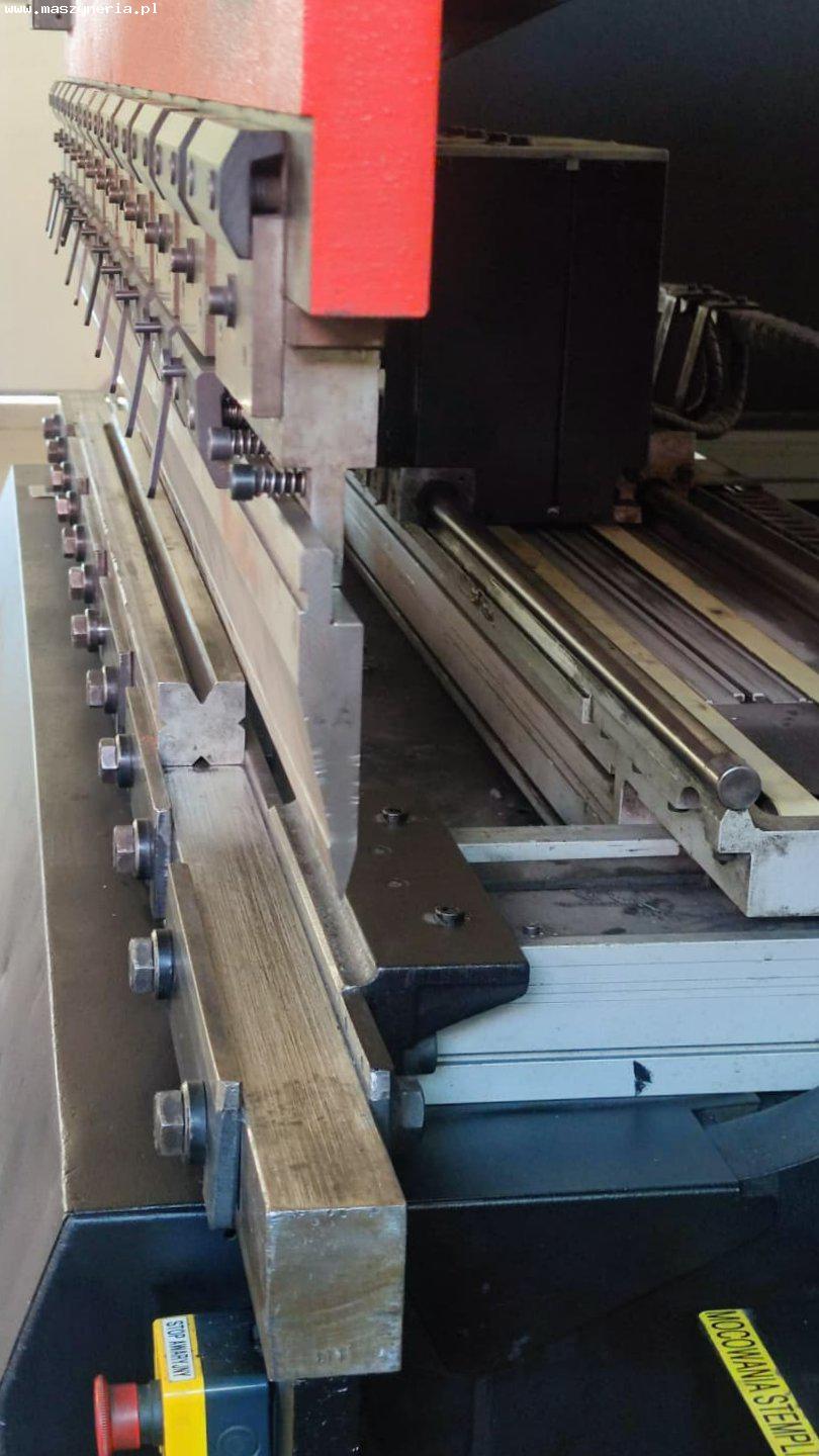 Pressa piegatrice idraulica CNC AMADA APX 80-25 in vendita - foto 4
