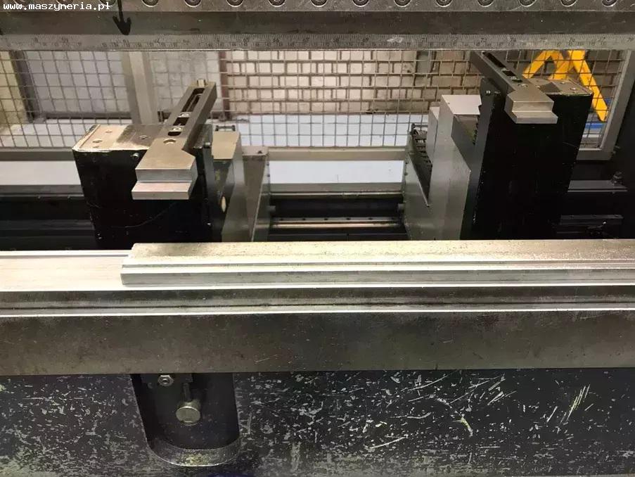 Pressa piegatrice idraulica CNC DARLEY EHP-L 110 31/25 in vendita - foto 3