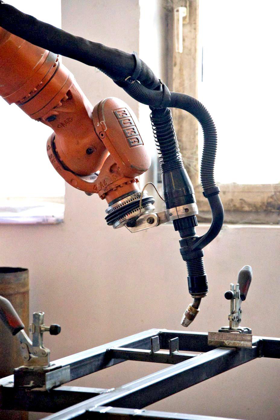 Stazione di saldatura robotizzata KUKA KR 30 L16-2 in vendita - foto 3