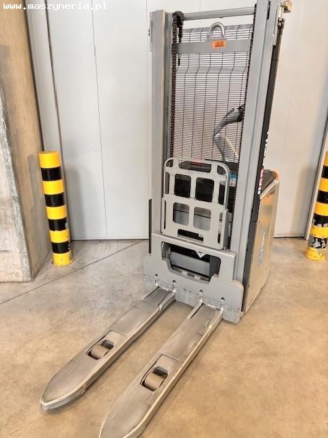 Carrelli elevatori in vendita